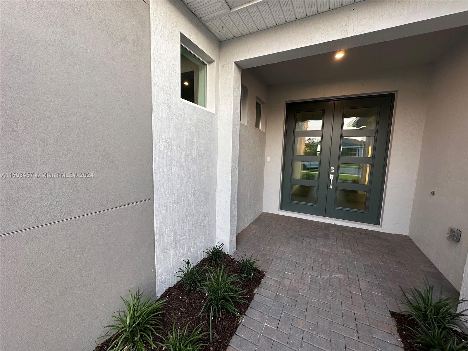 CADENCE PHASE 1 - Residential Lease