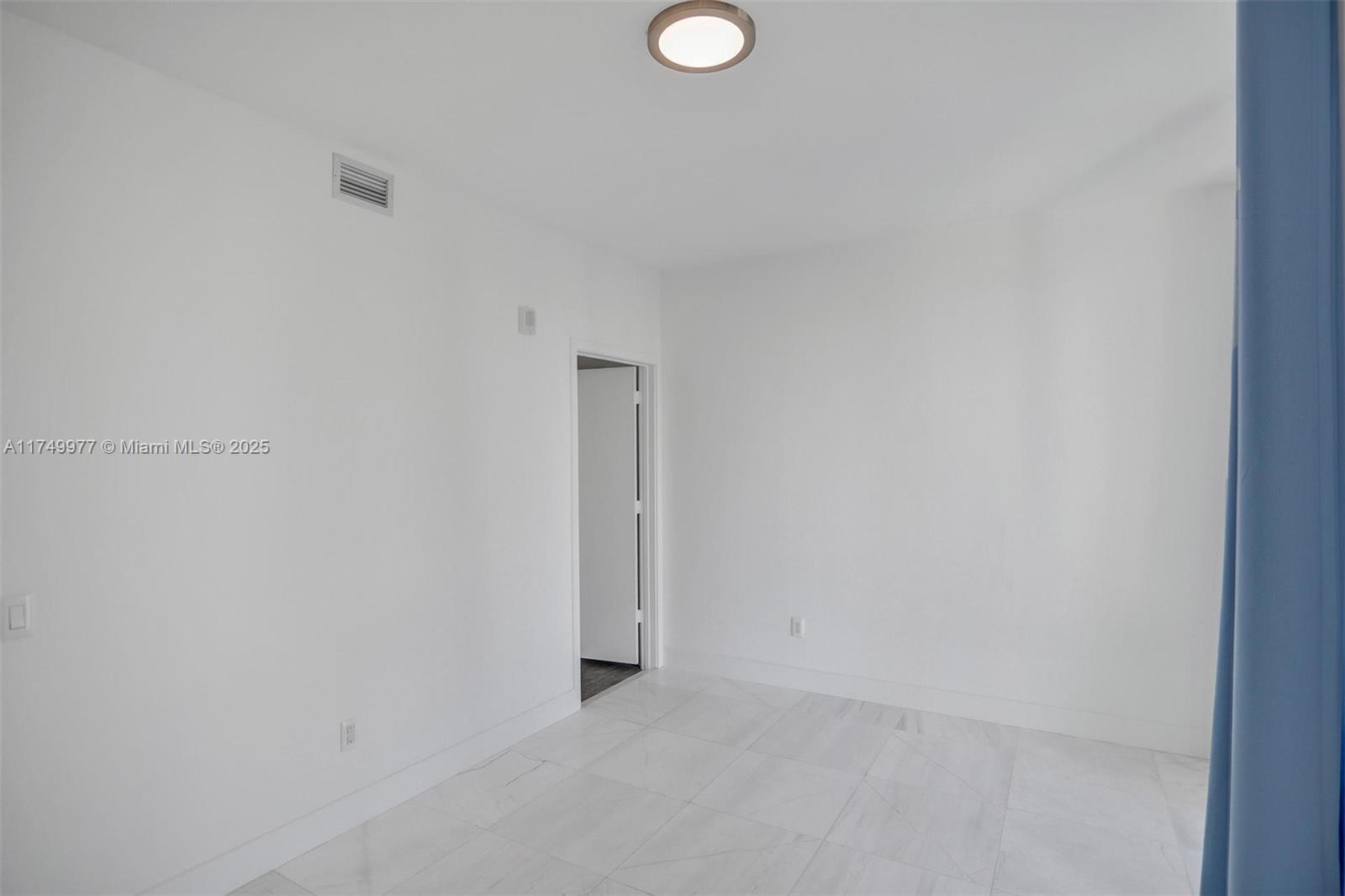 BISCAYNE BEACH CONDO - Residential