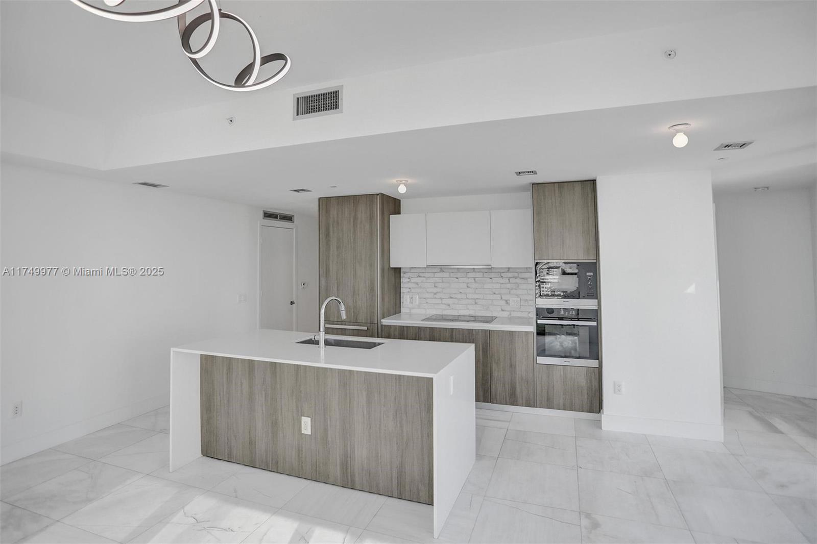 2900 NE 7th Ave 1601