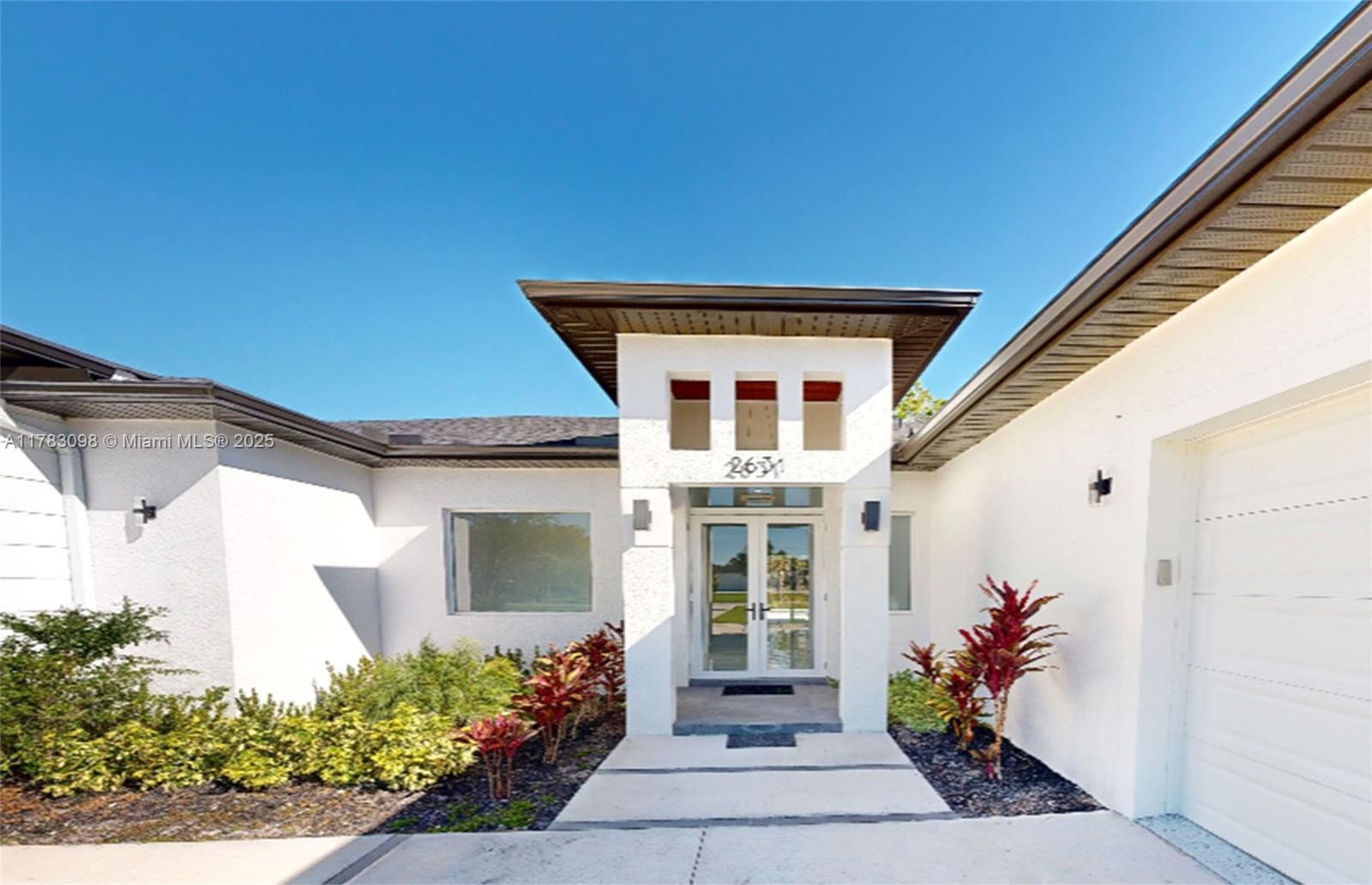 GOLDEN GATE ESTATES - Residential