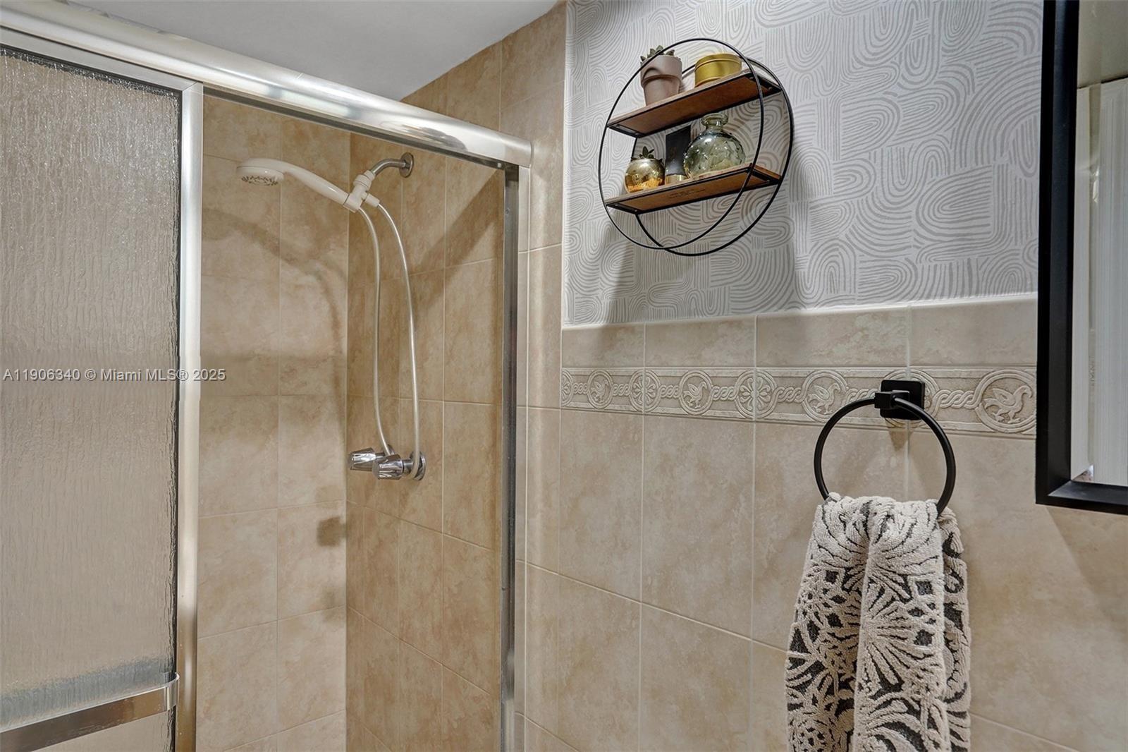 PARADISE BY THE SEA CONDO - Residential Lease