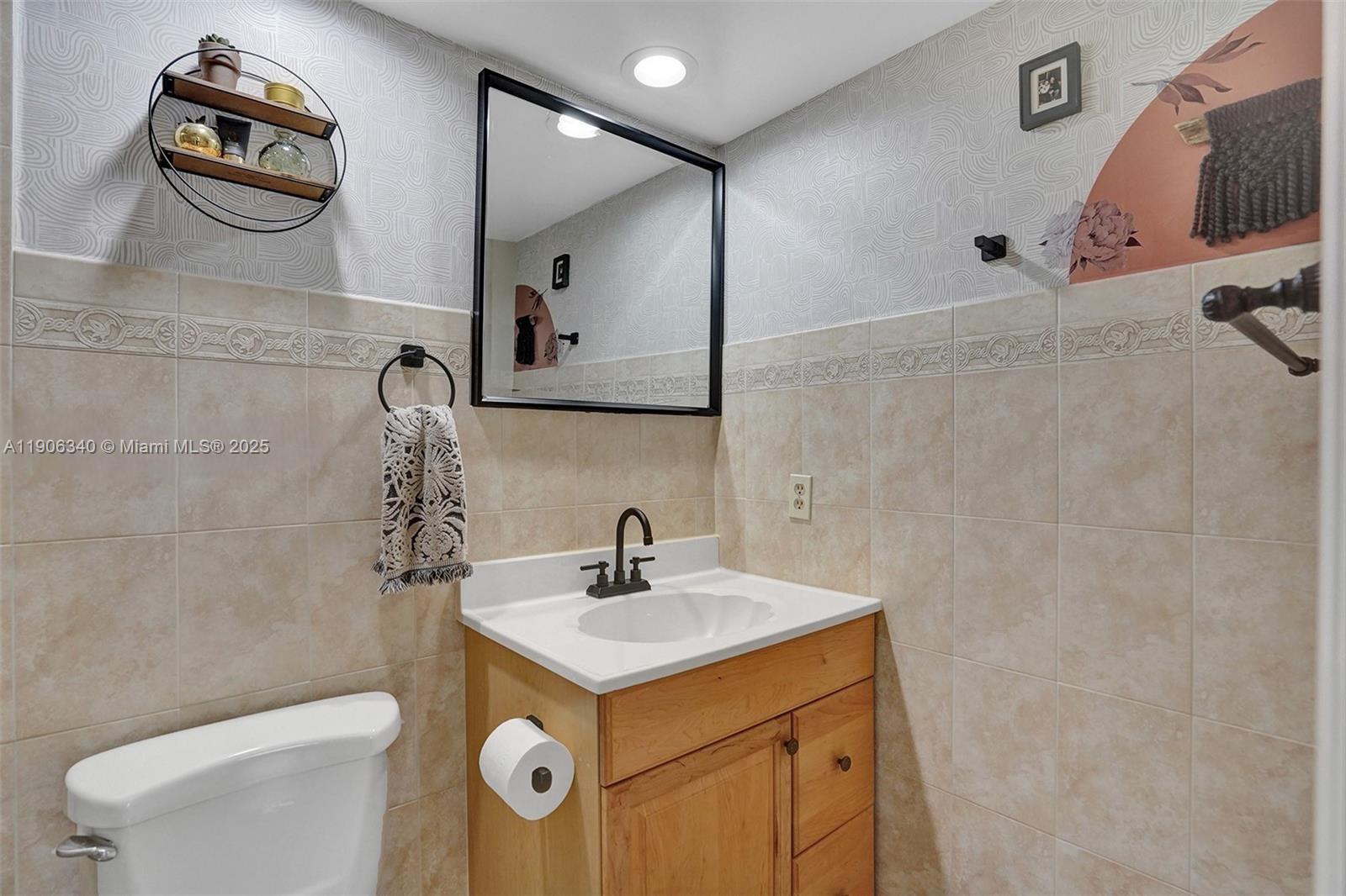 PARADISE BY THE SEA CONDO - Residential Lease