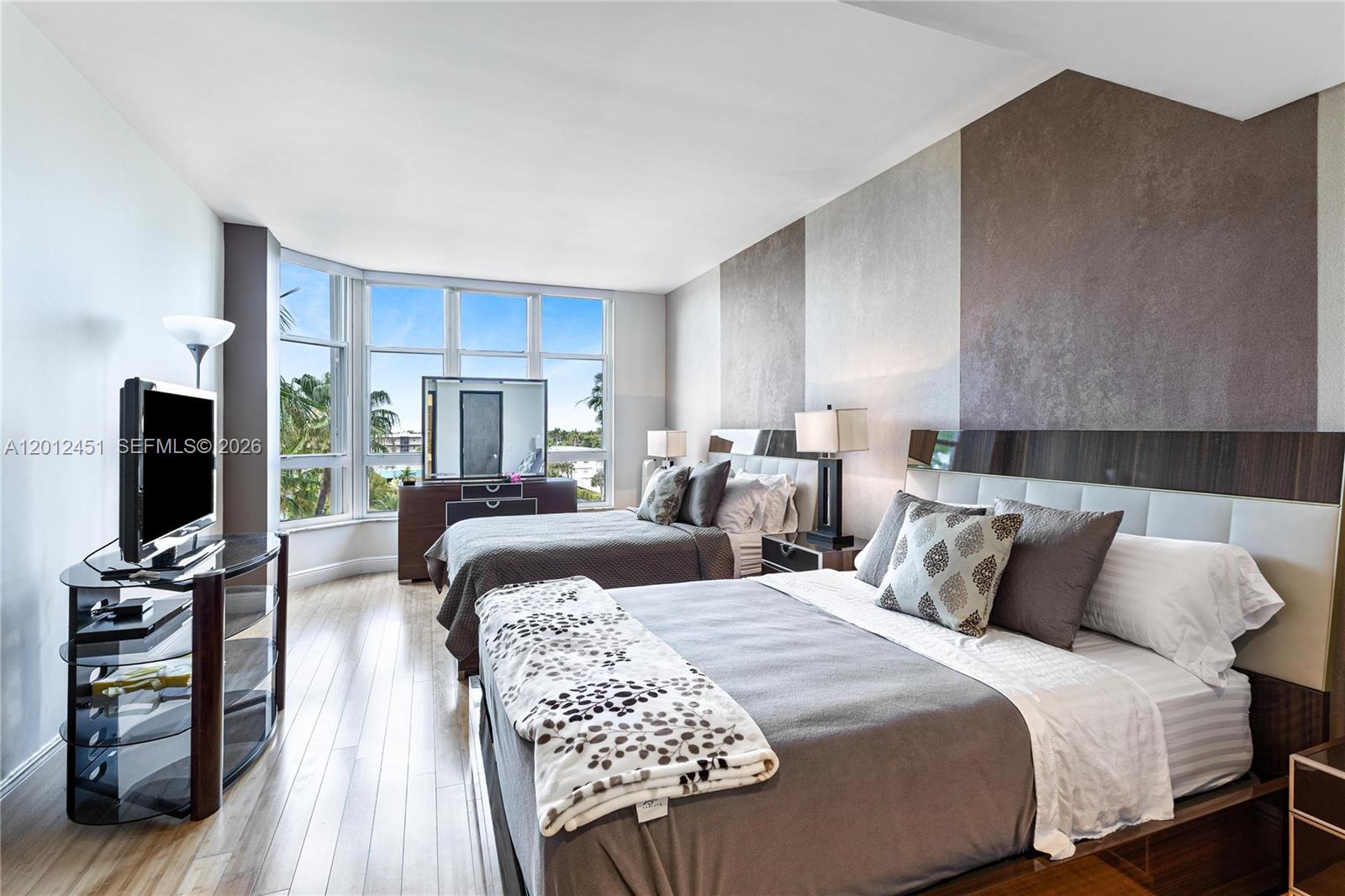 CORNICHE CONDO - Residential