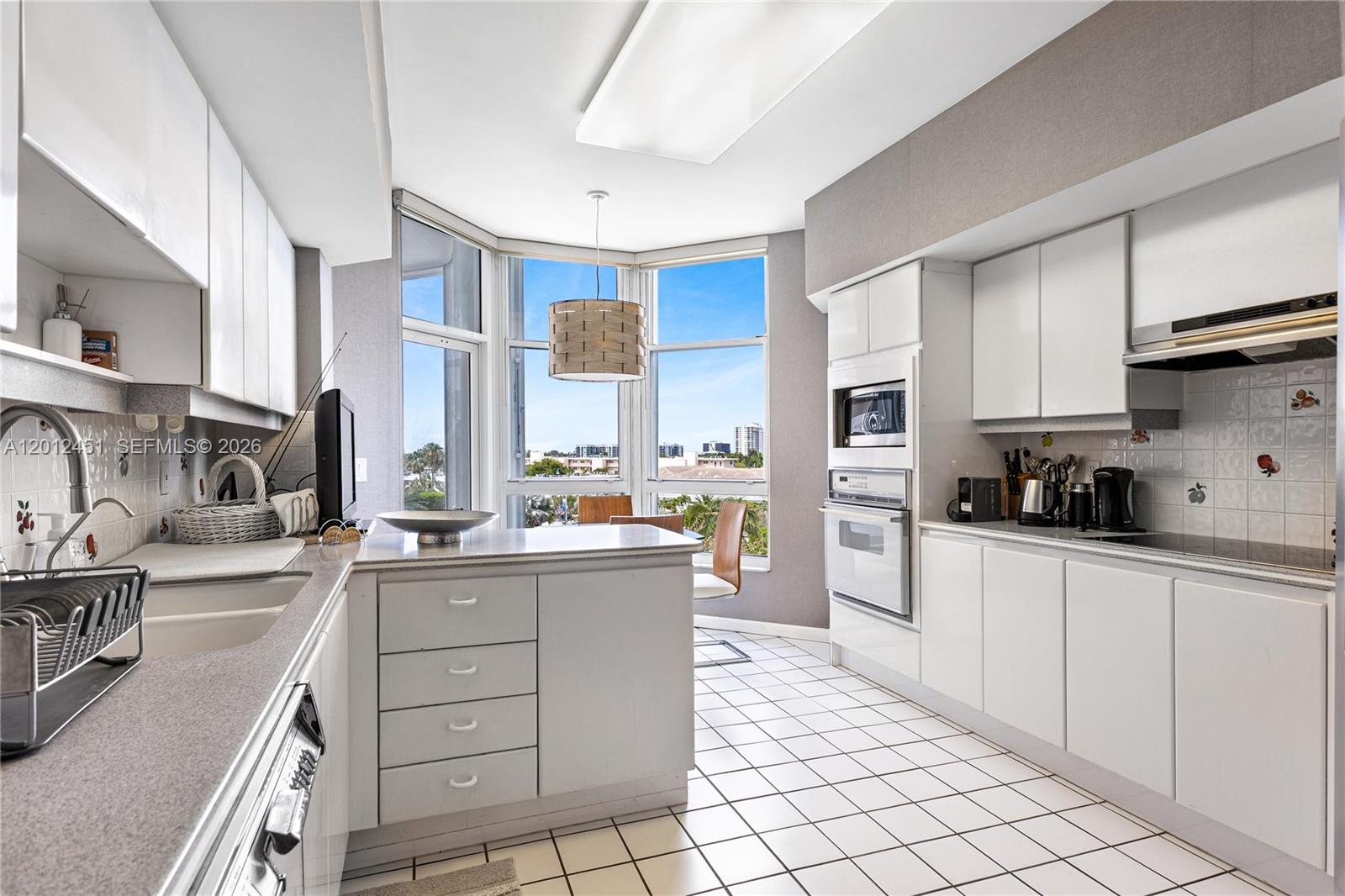 CORNICHE CONDO - Residential