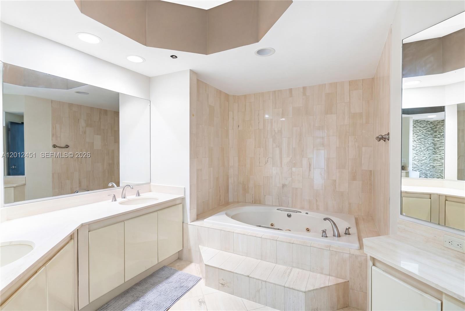 CORNICHE CONDO - Residential