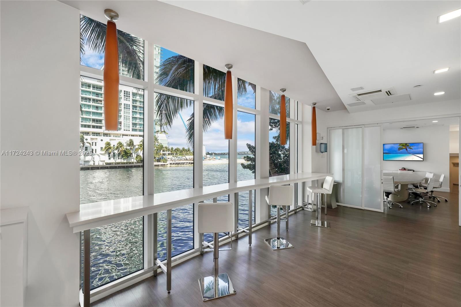 THE CRIMSON CONDO - Residential Lease