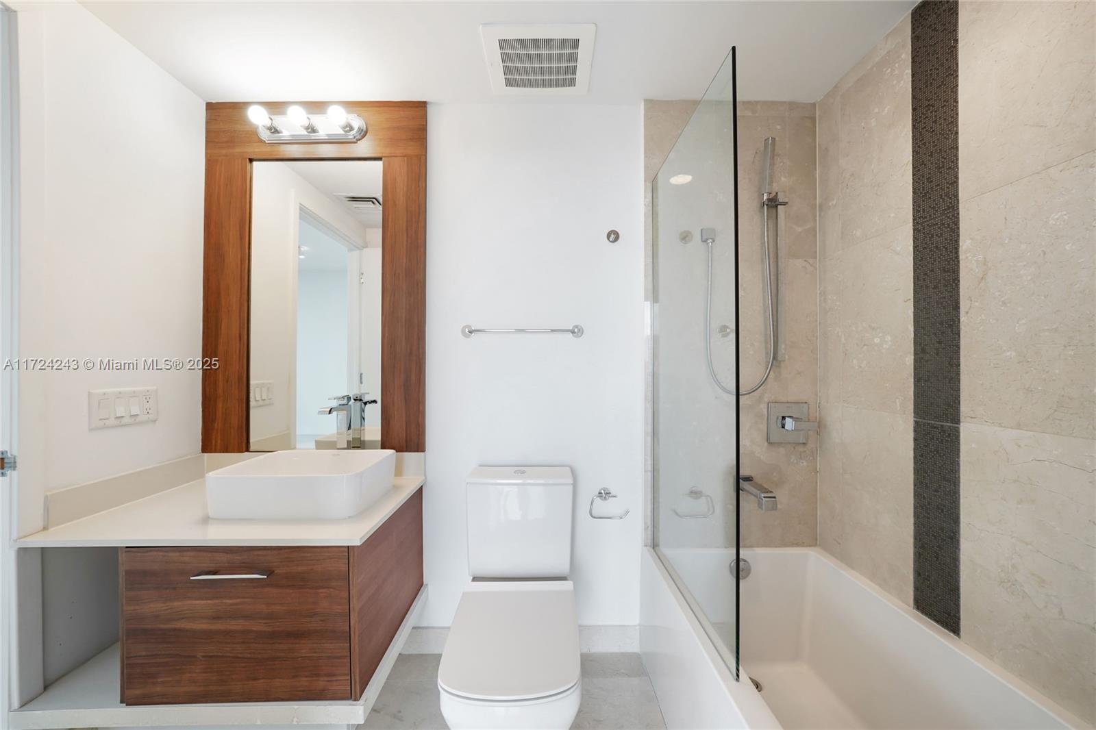 THE CRIMSON CONDO - Residential Lease