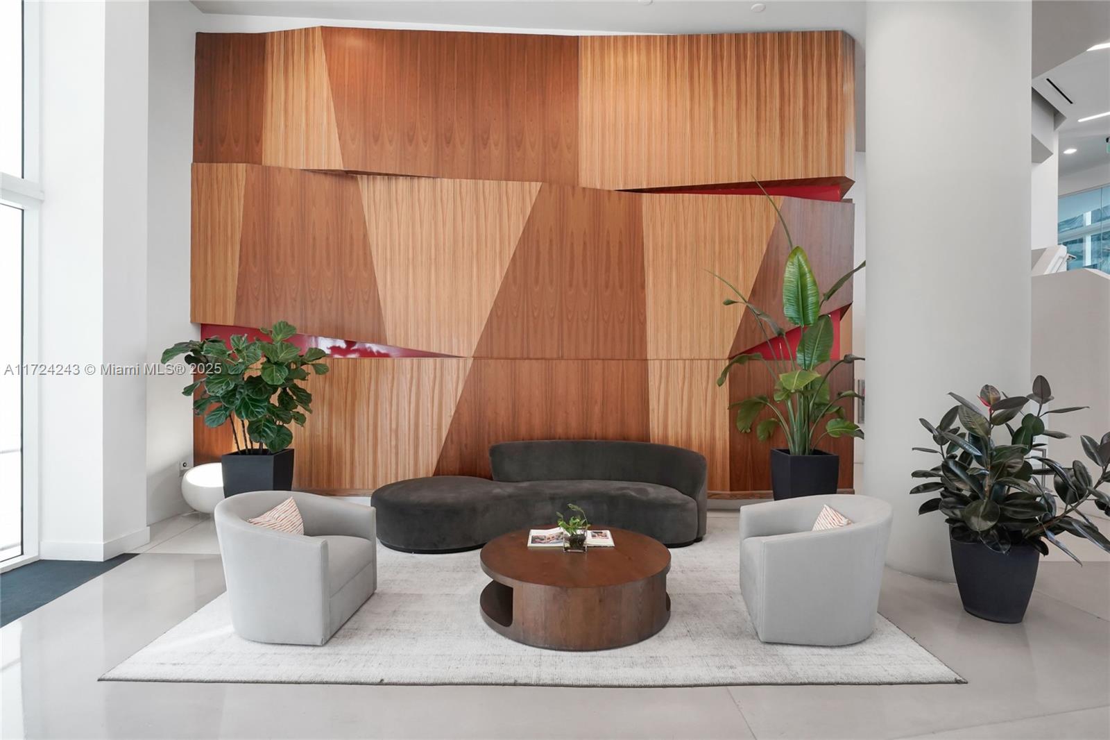 THE CRIMSON CONDO - Residential Lease