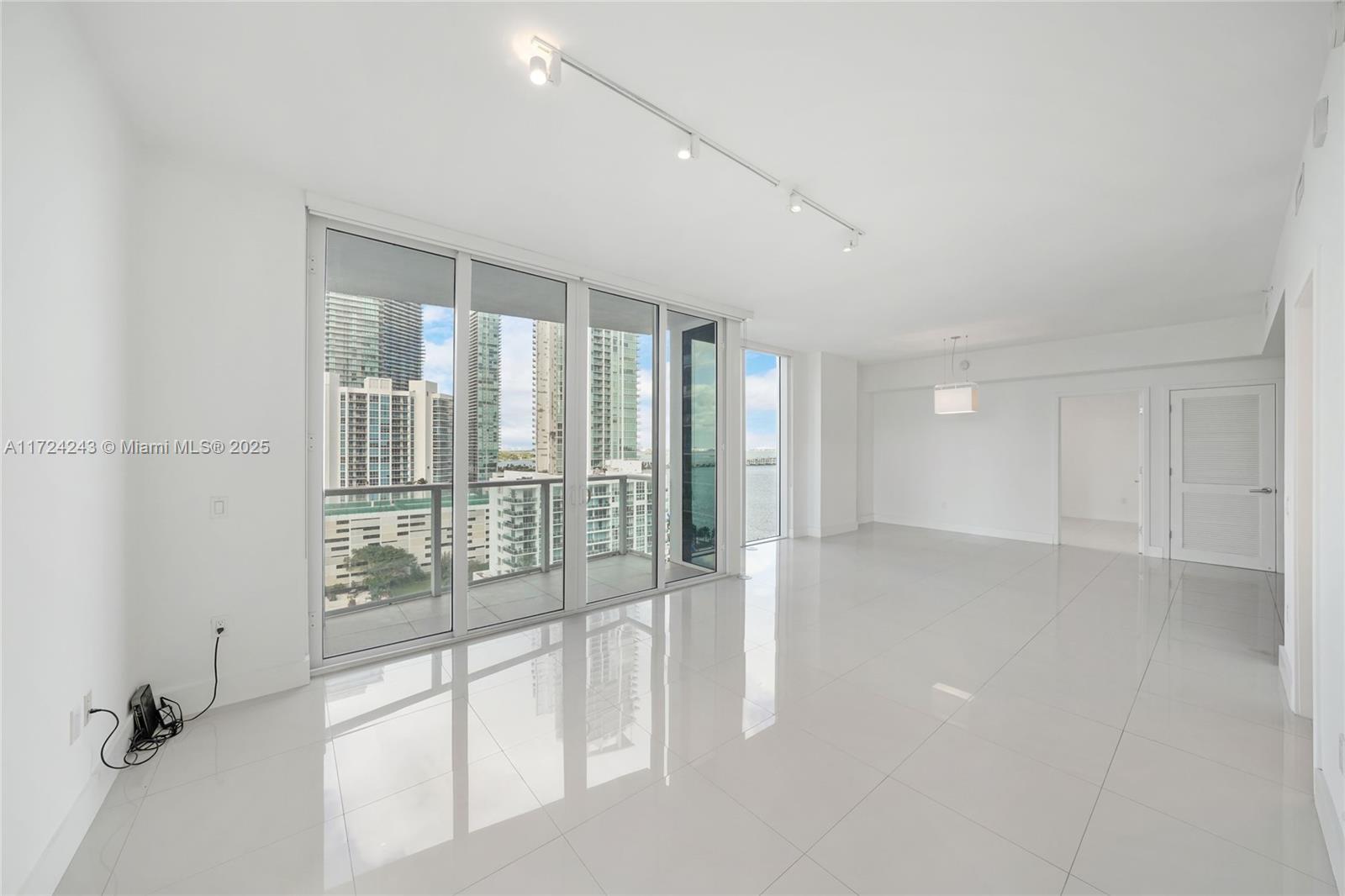 THE CRIMSON CONDO - Residential Lease