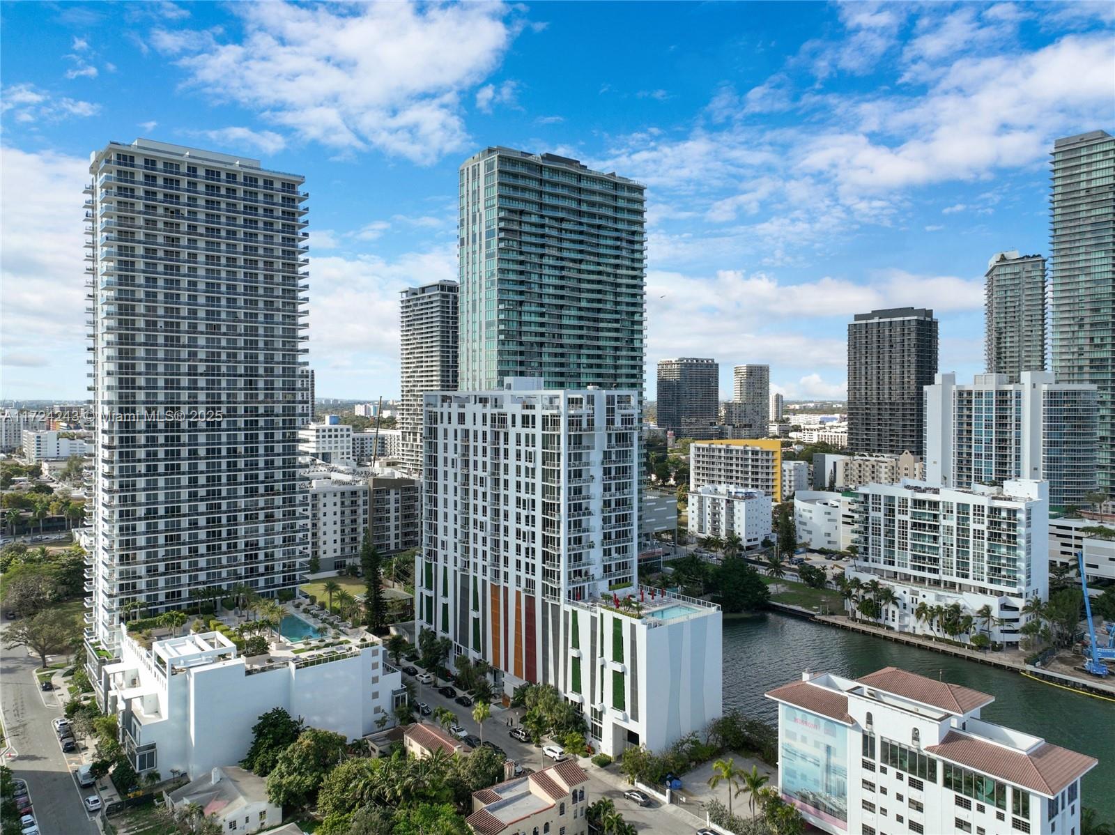 THE CRIMSON CONDO - Residential Lease