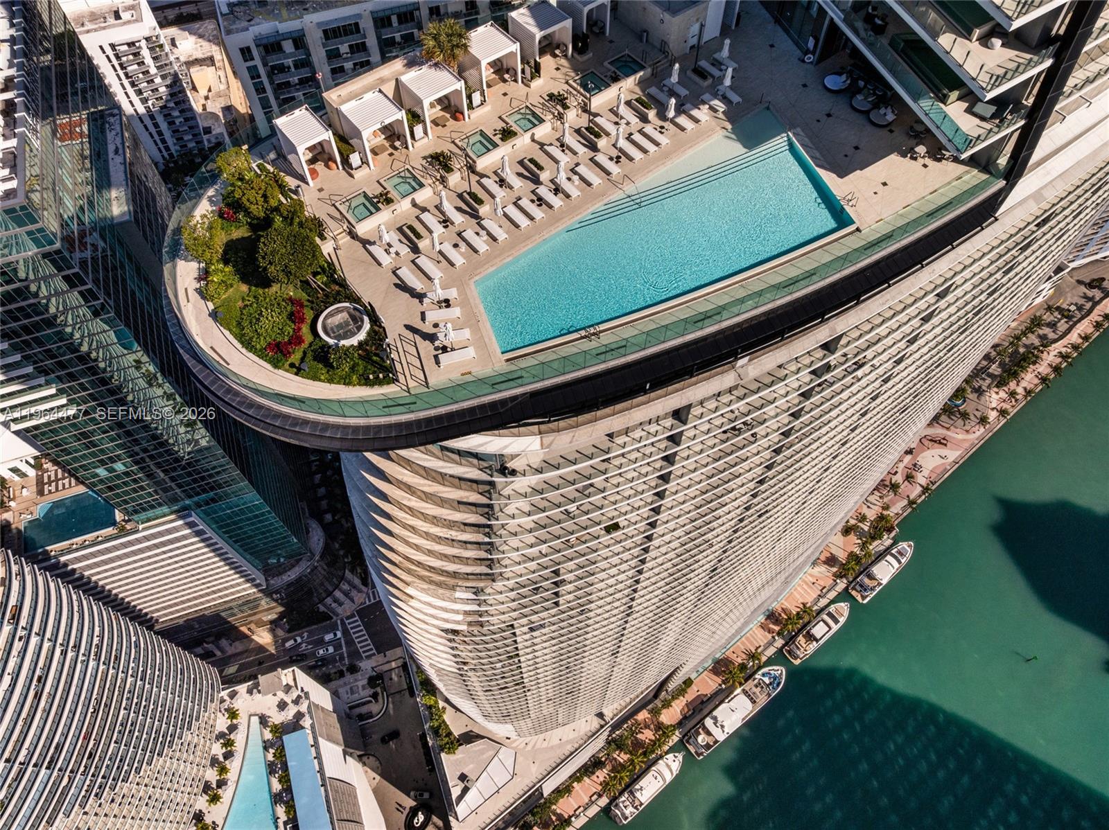 300 BISCAYNE BLVD WAY COND - Residential