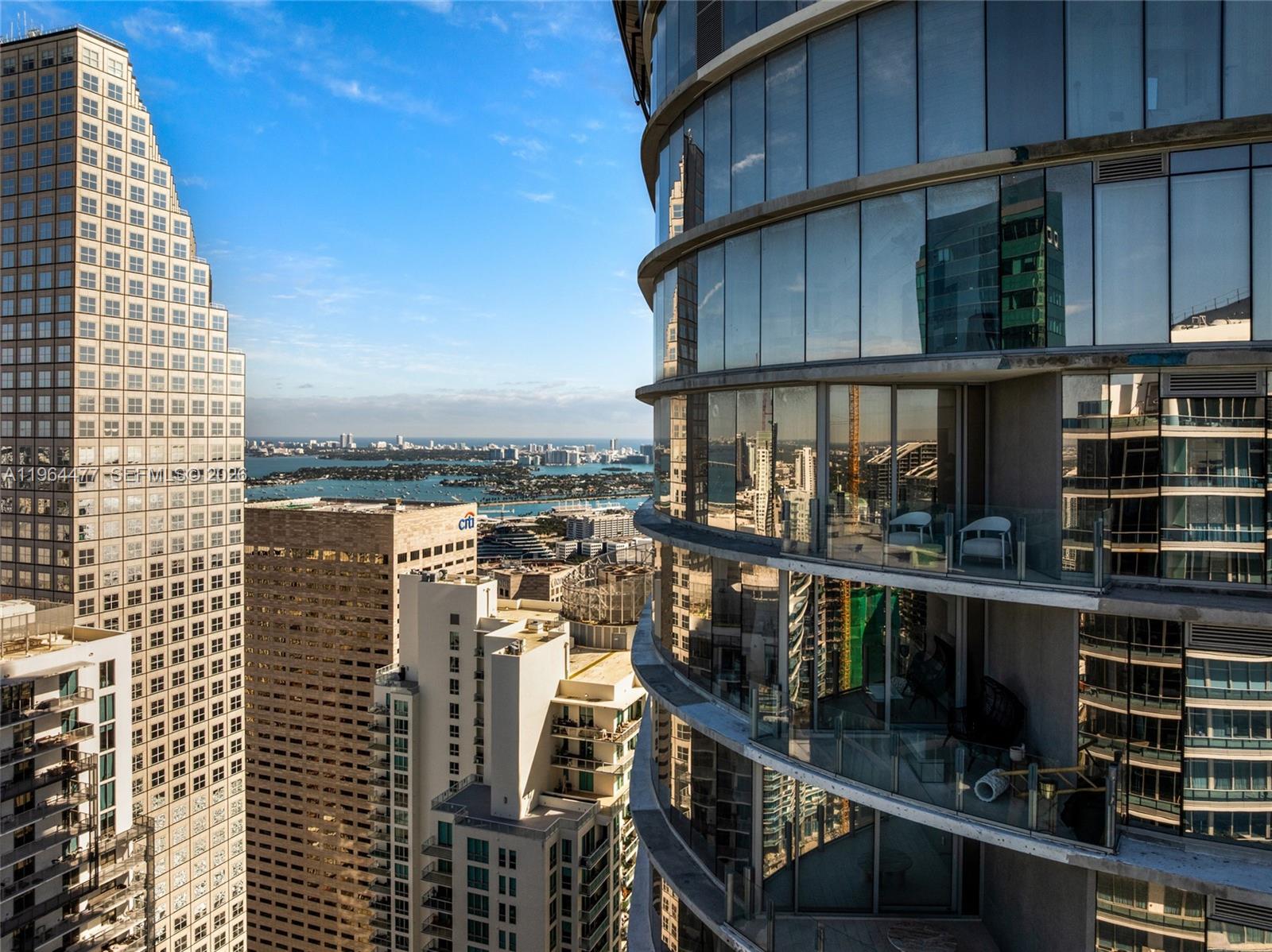 300 BISCAYNE BLVD WAY COND - Residential