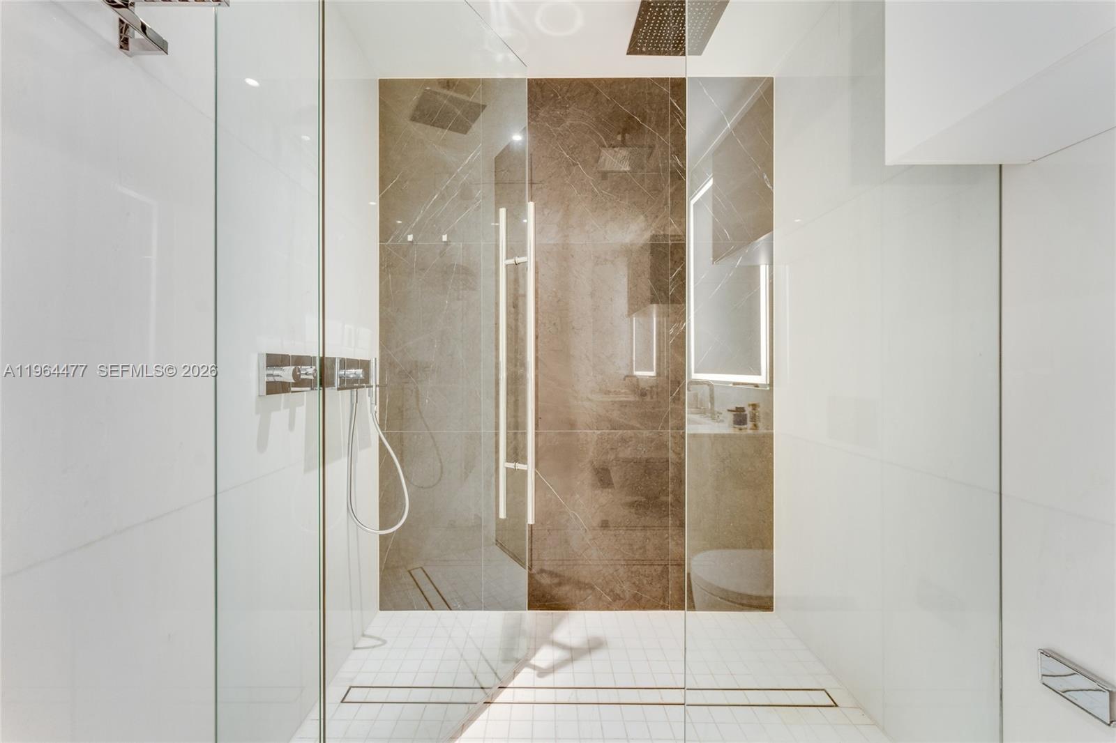 300 BISCAYNE BLVD WAY COND - Residential