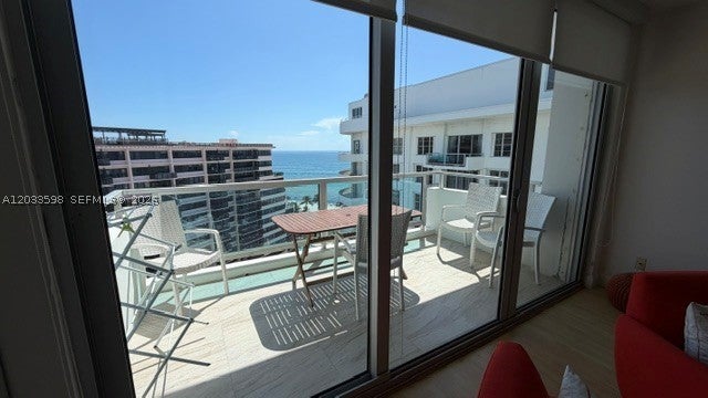 5161 Collins Ave 1702