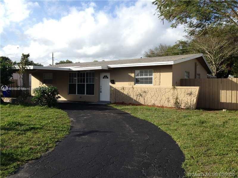Motivated Seller! Updated kitchen featuring stainless steel appliances. Spacious family room perfect for gatherings. Located in a highly desirable, family-friendly neighborhood. Modern cabinetry in the laundry room adds functionality and style. Best price in the area!No HOA!Prime location—don’t miss out!