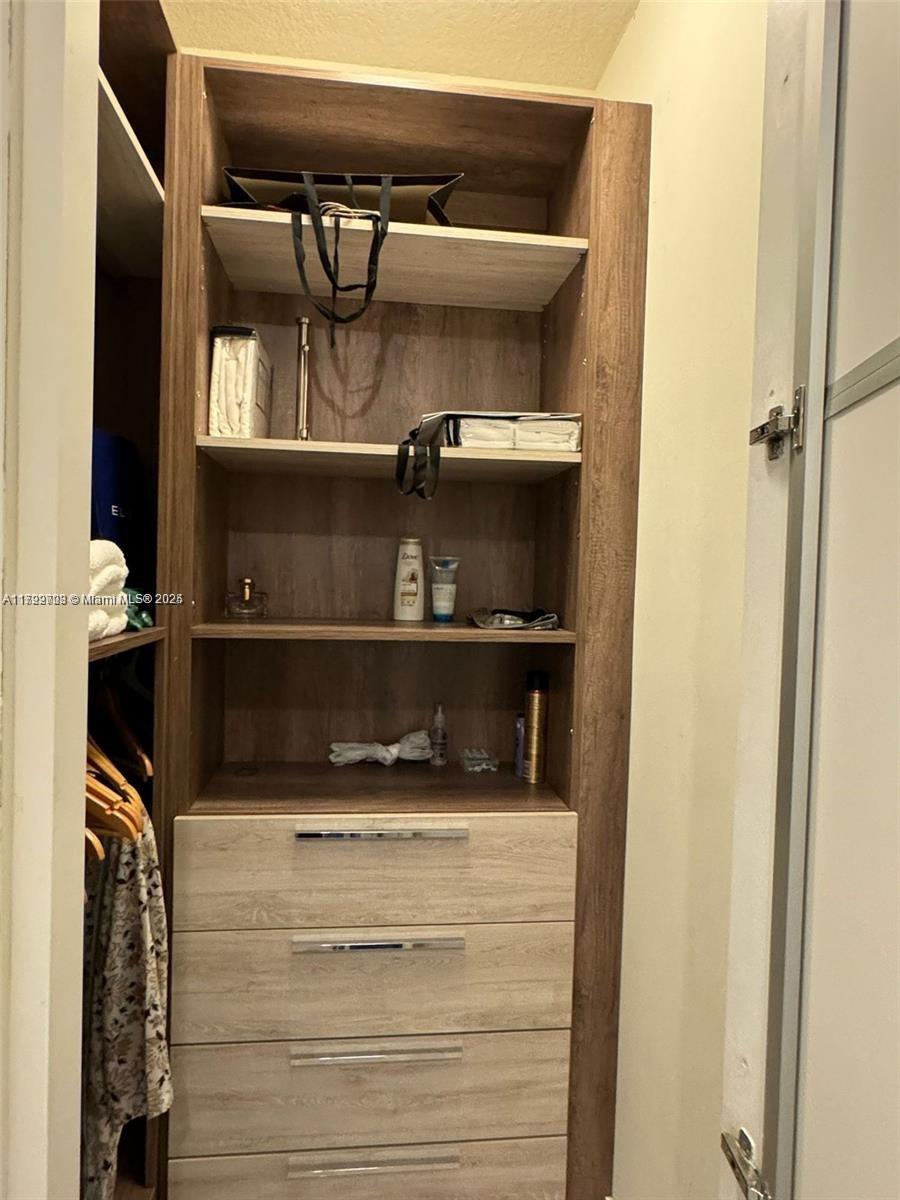 GRAND BAY SOUTH ESTATES - Residential Lease