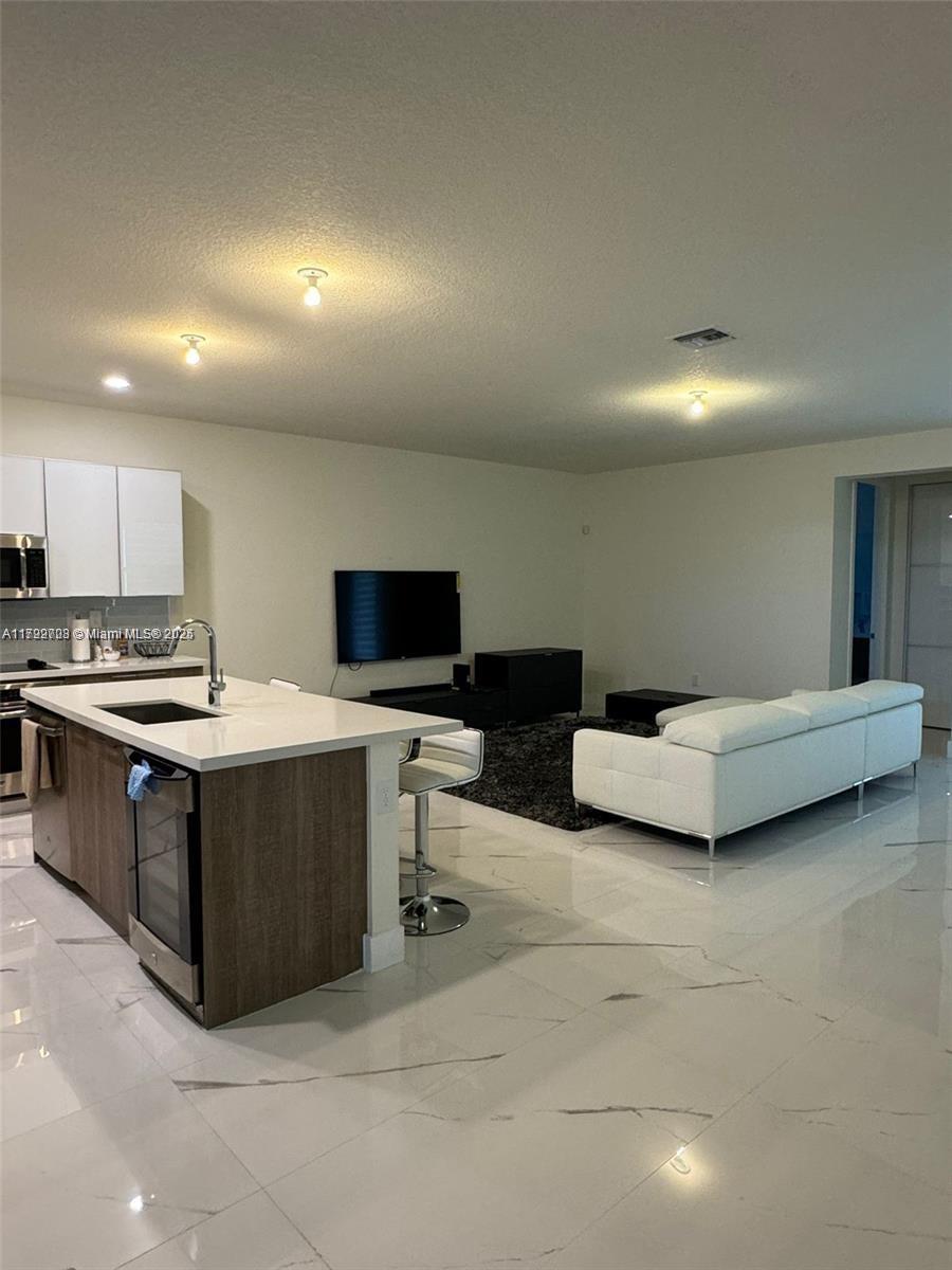 GRAND BAY SOUTH ESTATES - Residential Lease