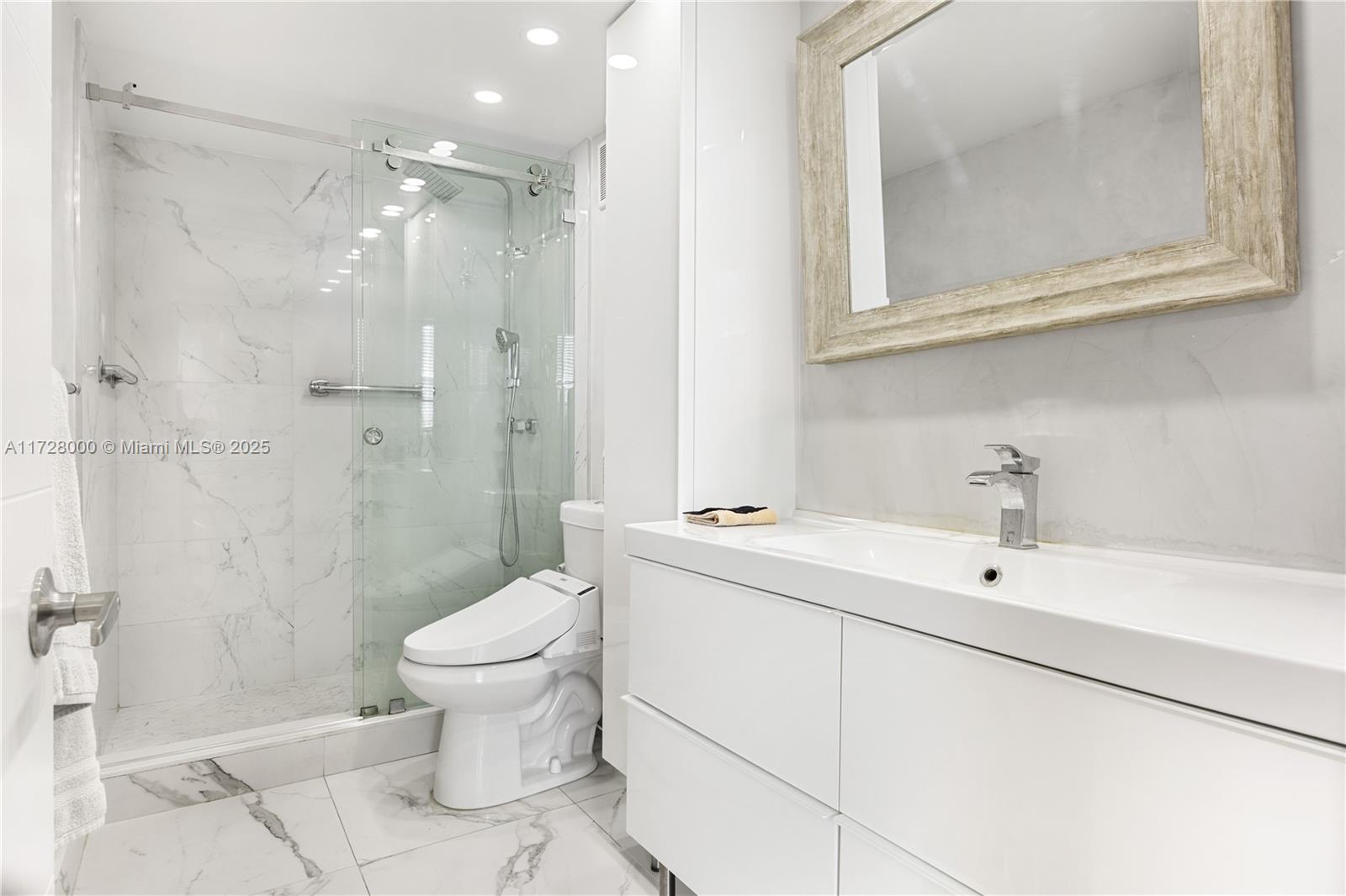 CAMBRIDGE TOWERS CONDO - Residential