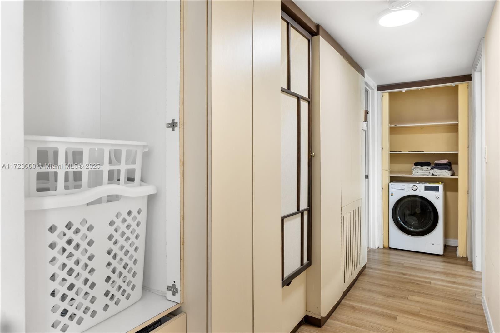CAMBRIDGE TOWERS CONDO - Residential