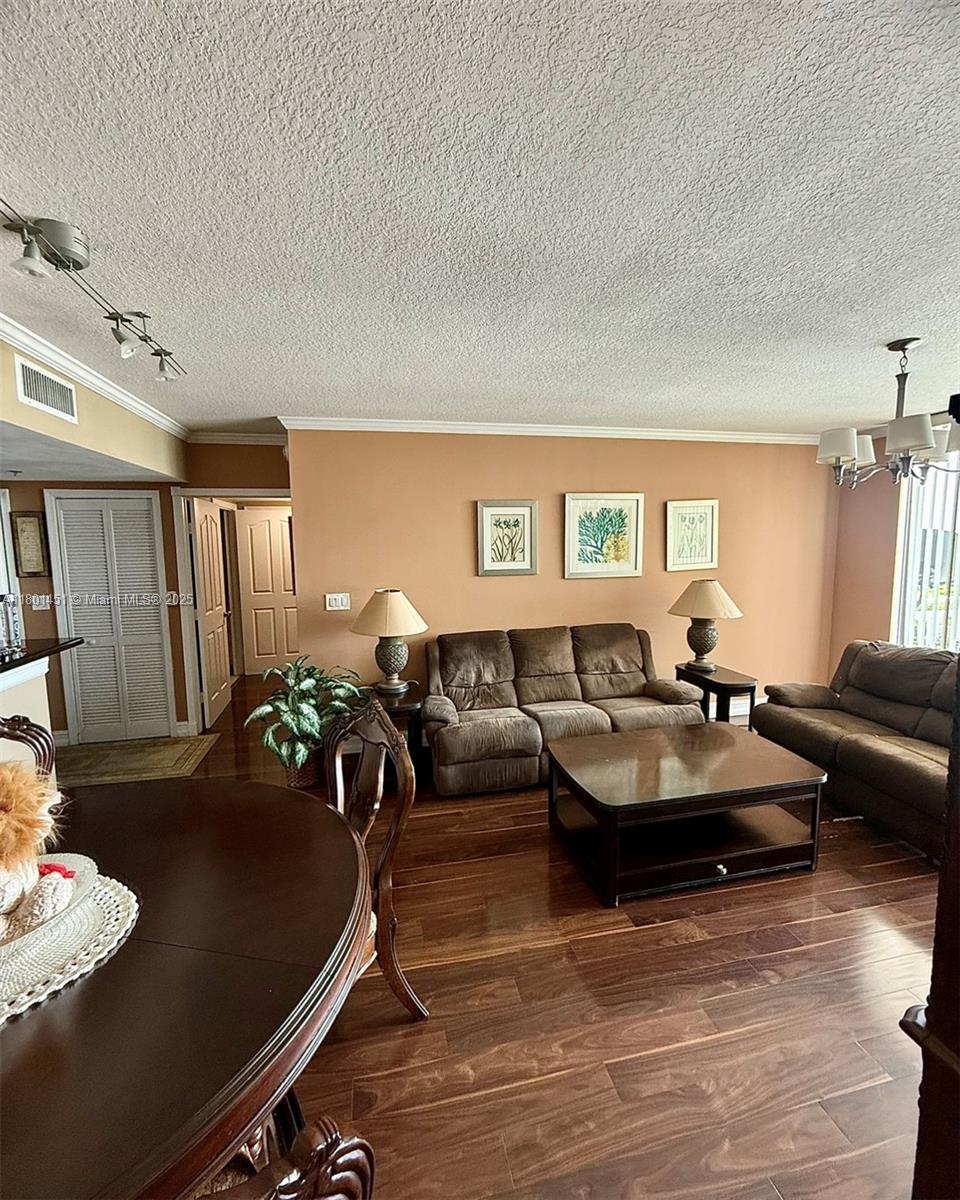 DA VINCI ON DOUGLAS CONDO - Residential