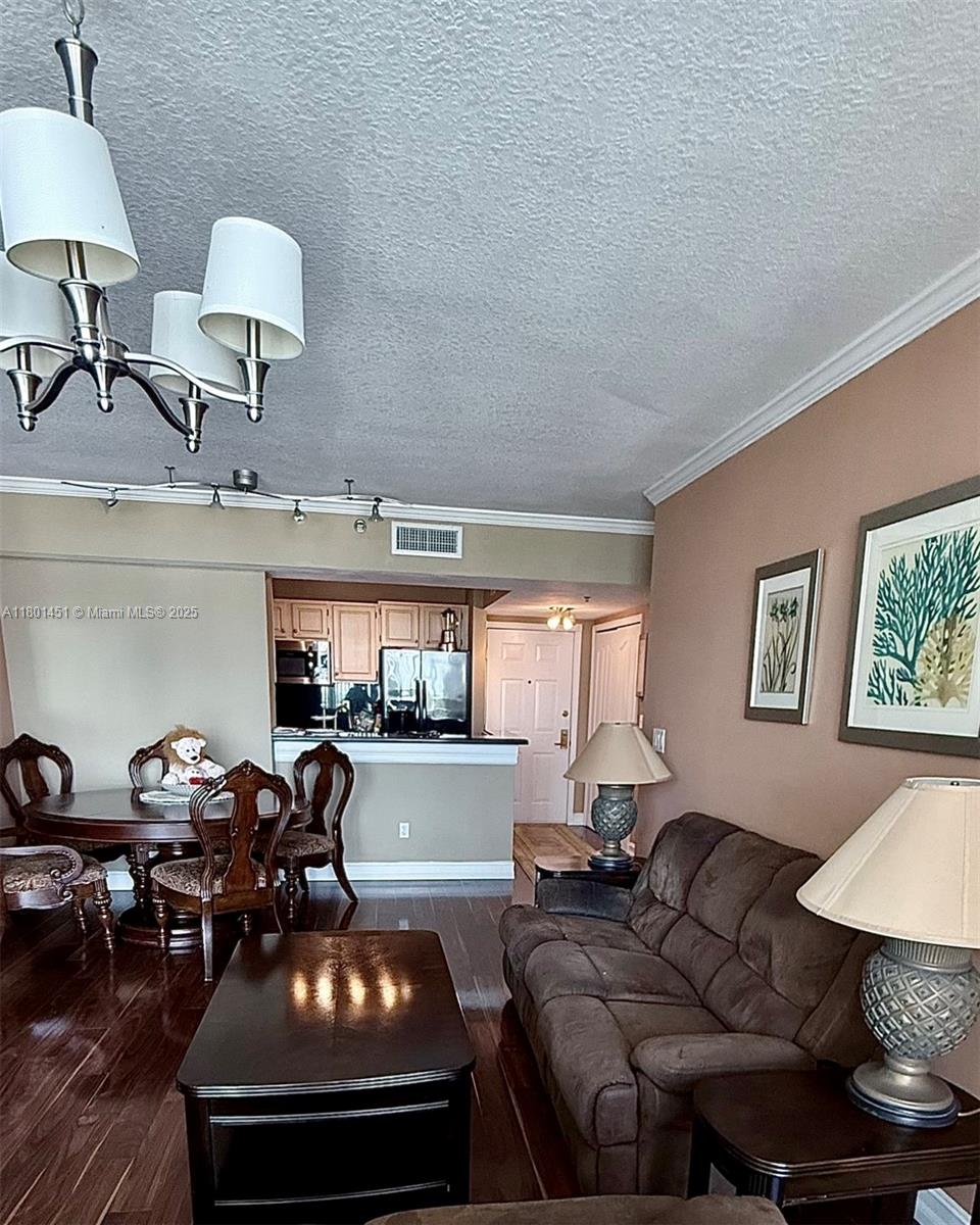 DA VINCI ON DOUGLAS CONDO - Residential