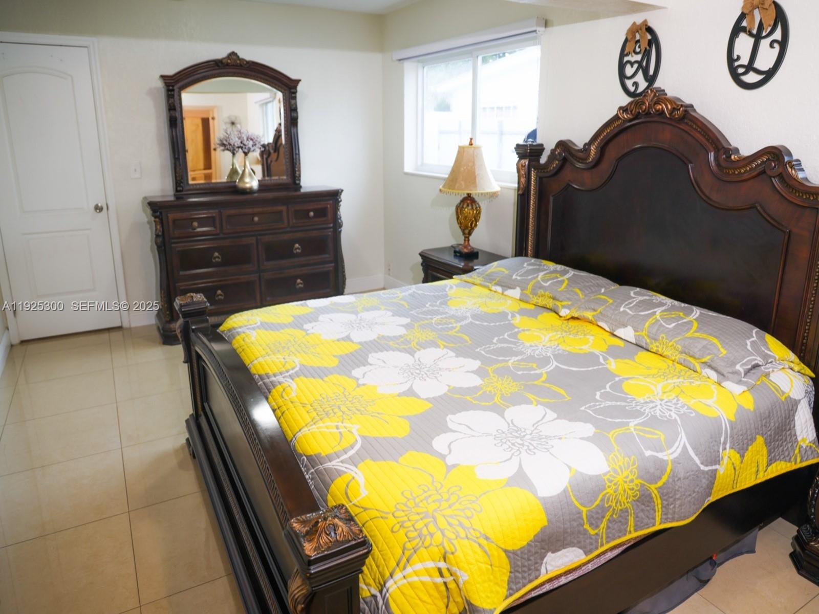 PALM SPRINGS ESTS 6TH ADD - Residential