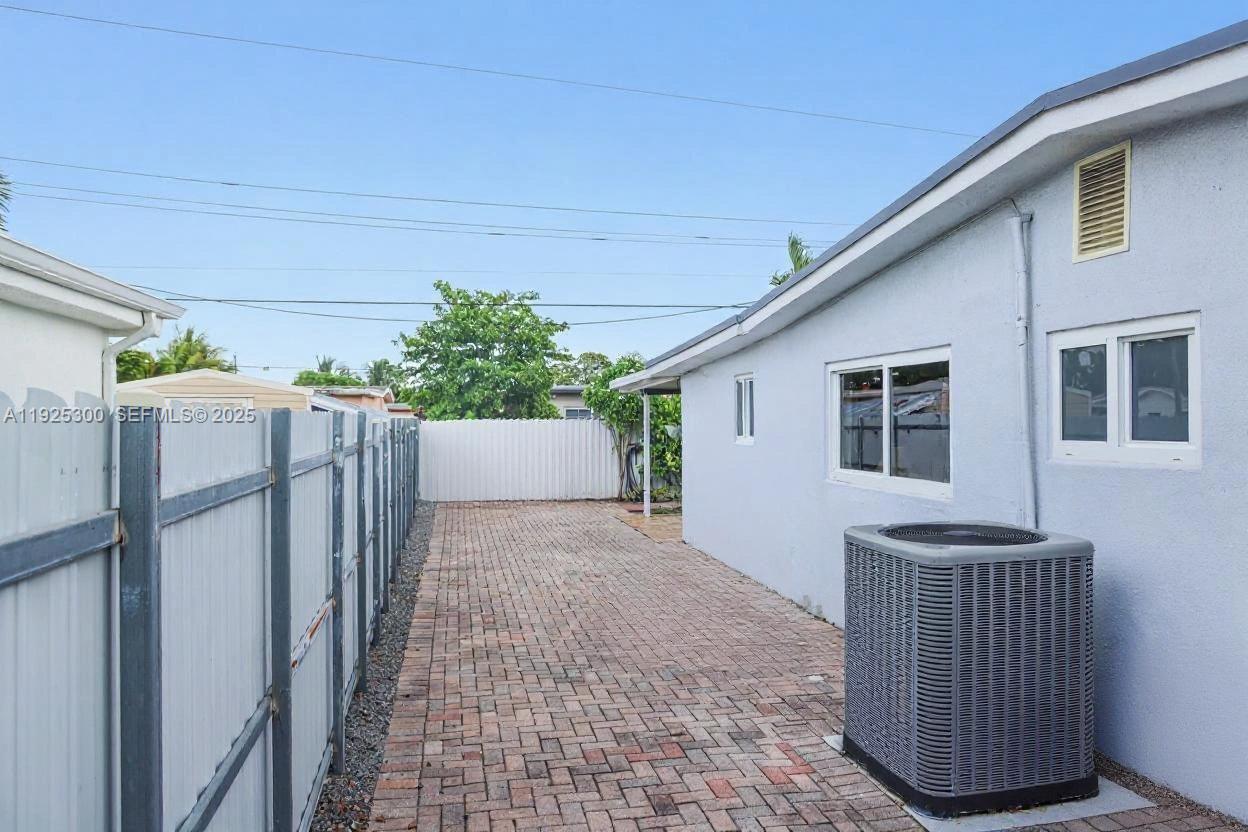 PALM SPRINGS ESTS 6TH ADD - Residential