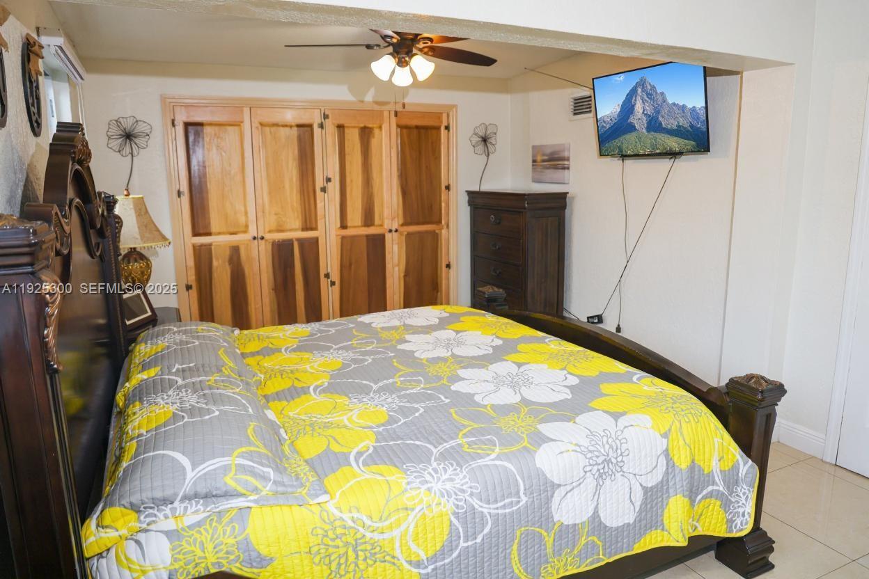 PALM SPRINGS ESTS 6TH ADD - Residential