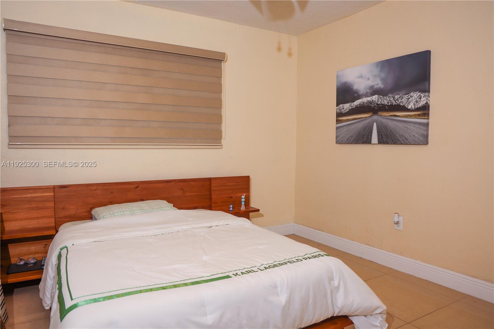 PALM SPRINGS ESTS 6TH ADD - Residential