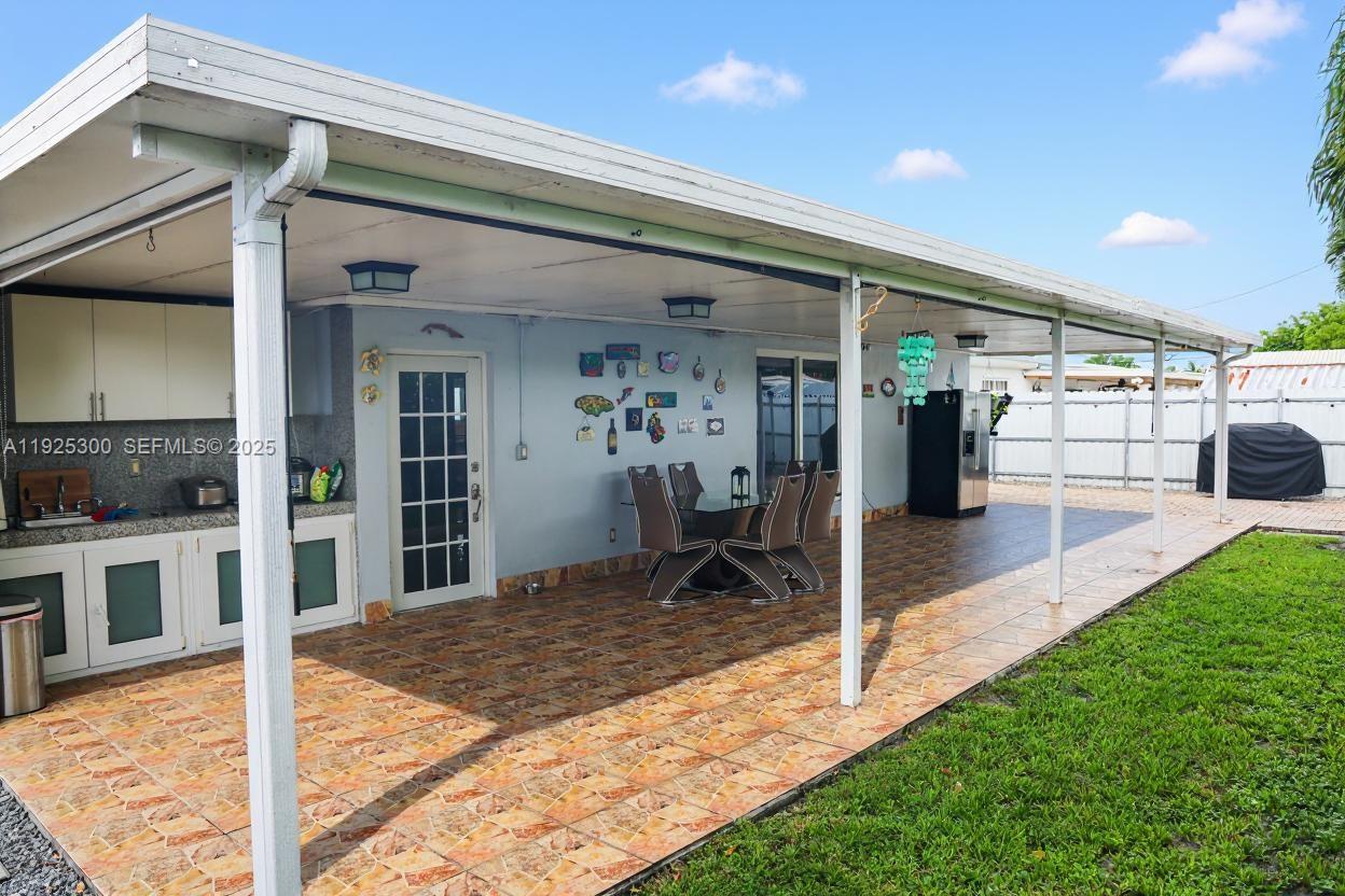 PALM SPRINGS ESTS 6TH ADD - Residential