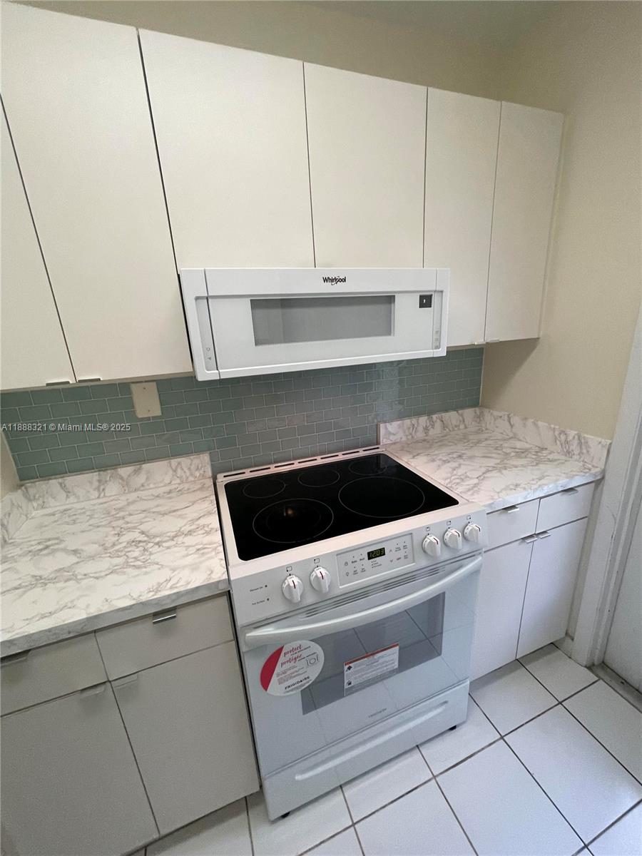 SEVENTEENTH GREEN CONDO - Residential