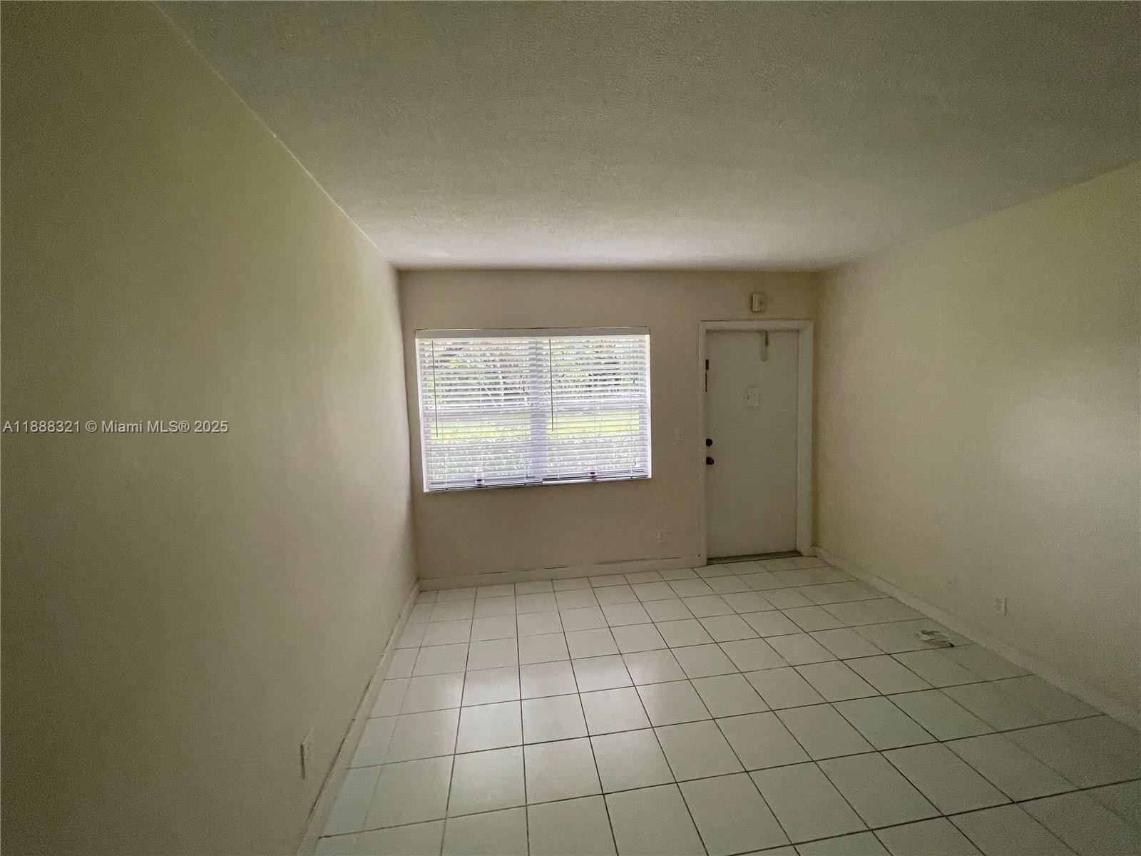 SEVENTEENTH GREEN CONDO - Residential