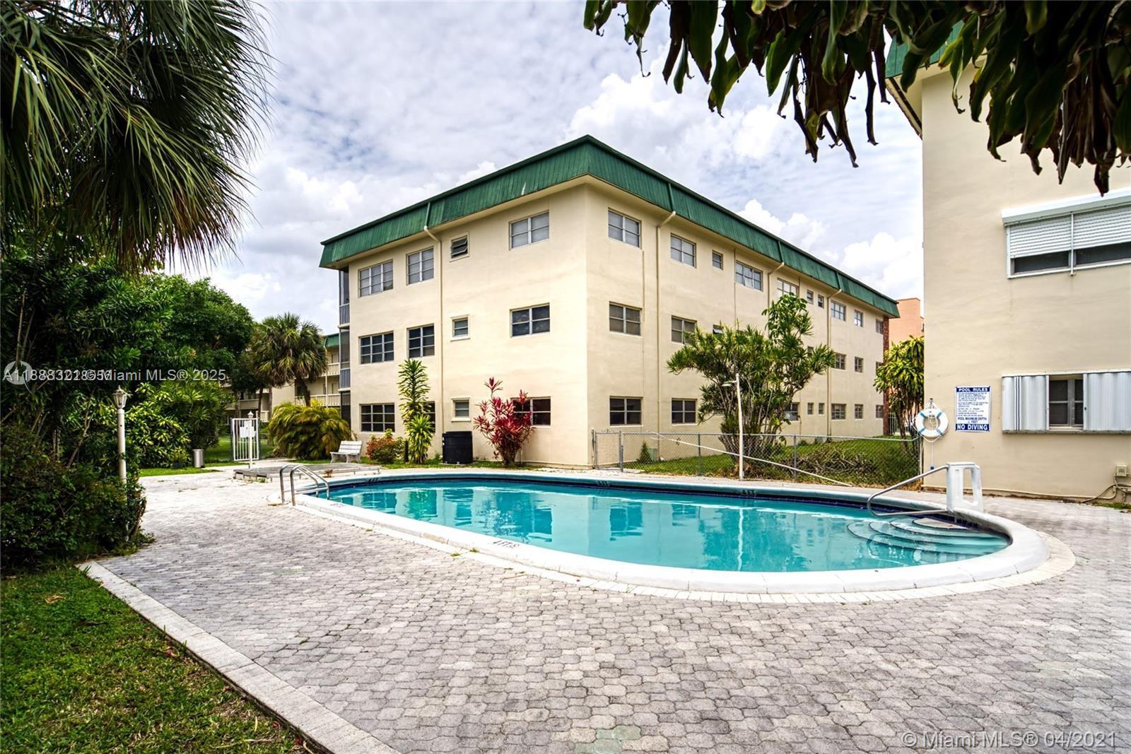 SEVENTEENTH GREEN CONDO - Residential