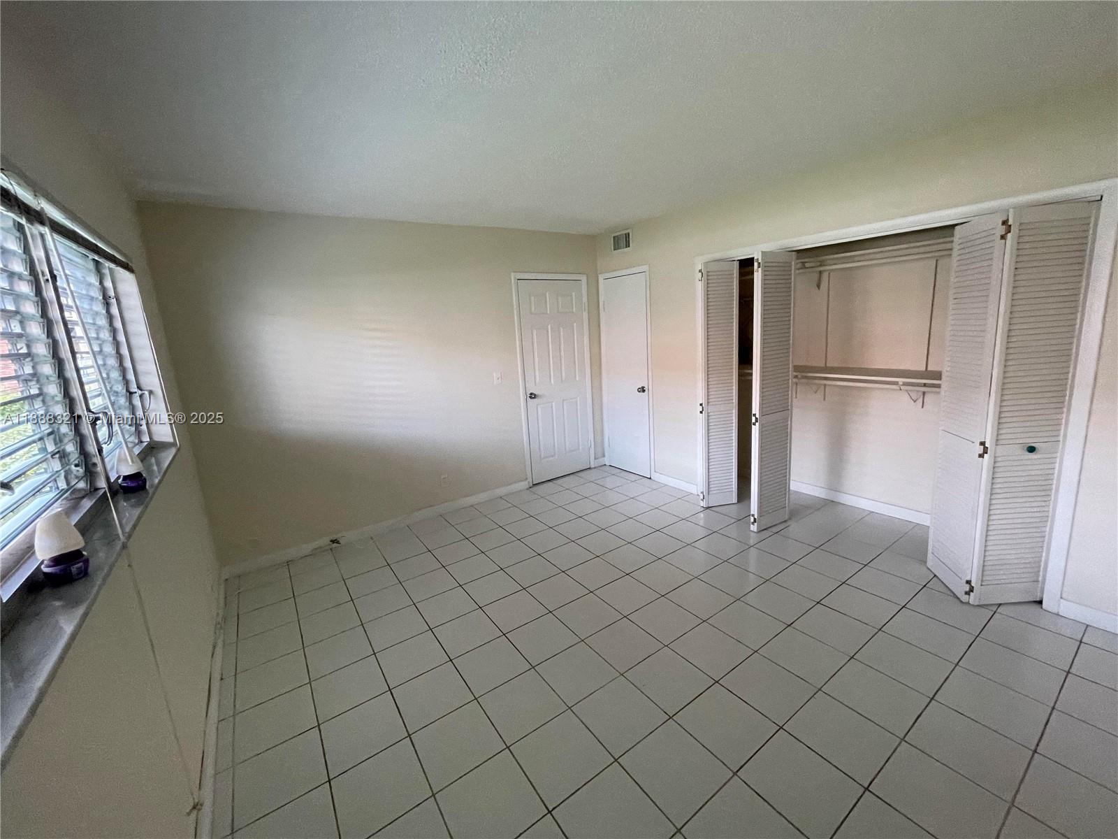 SEVENTEENTH GREEN CONDO - Residential