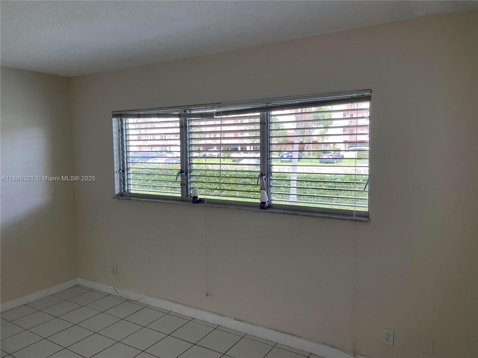 SEVENTEENTH GREEN CONDO - Residential