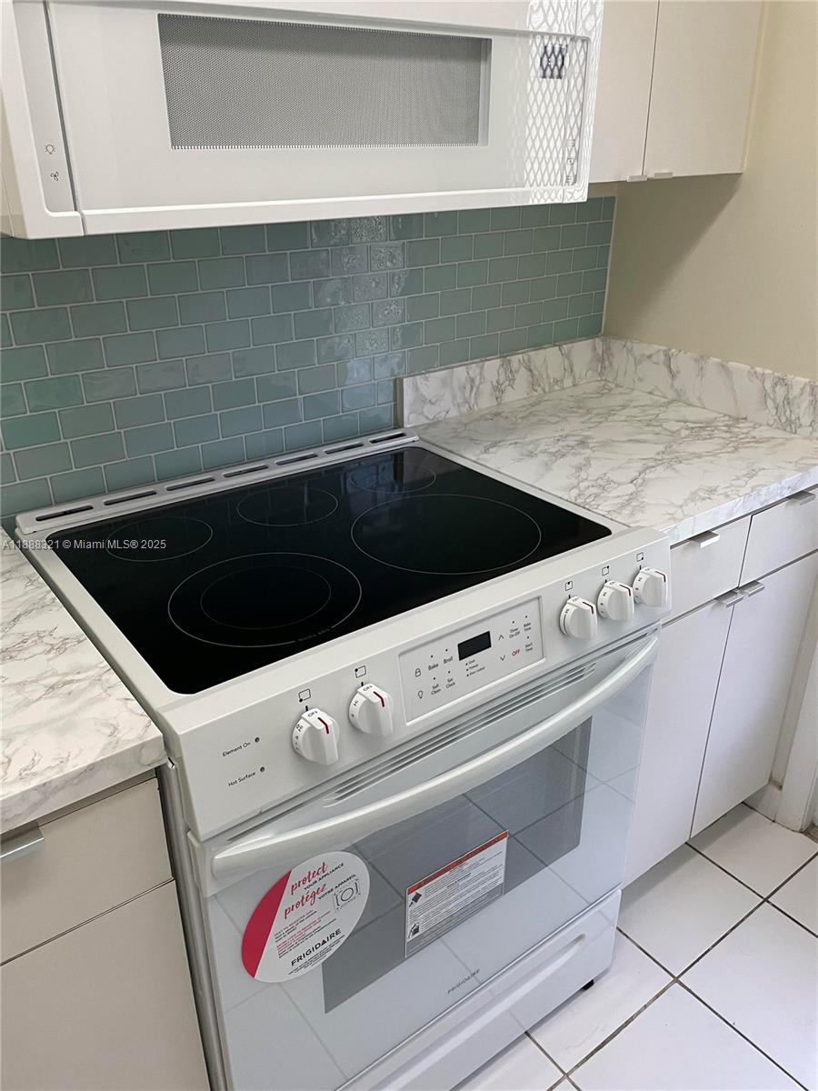 SEVENTEENTH GREEN CONDO - Residential