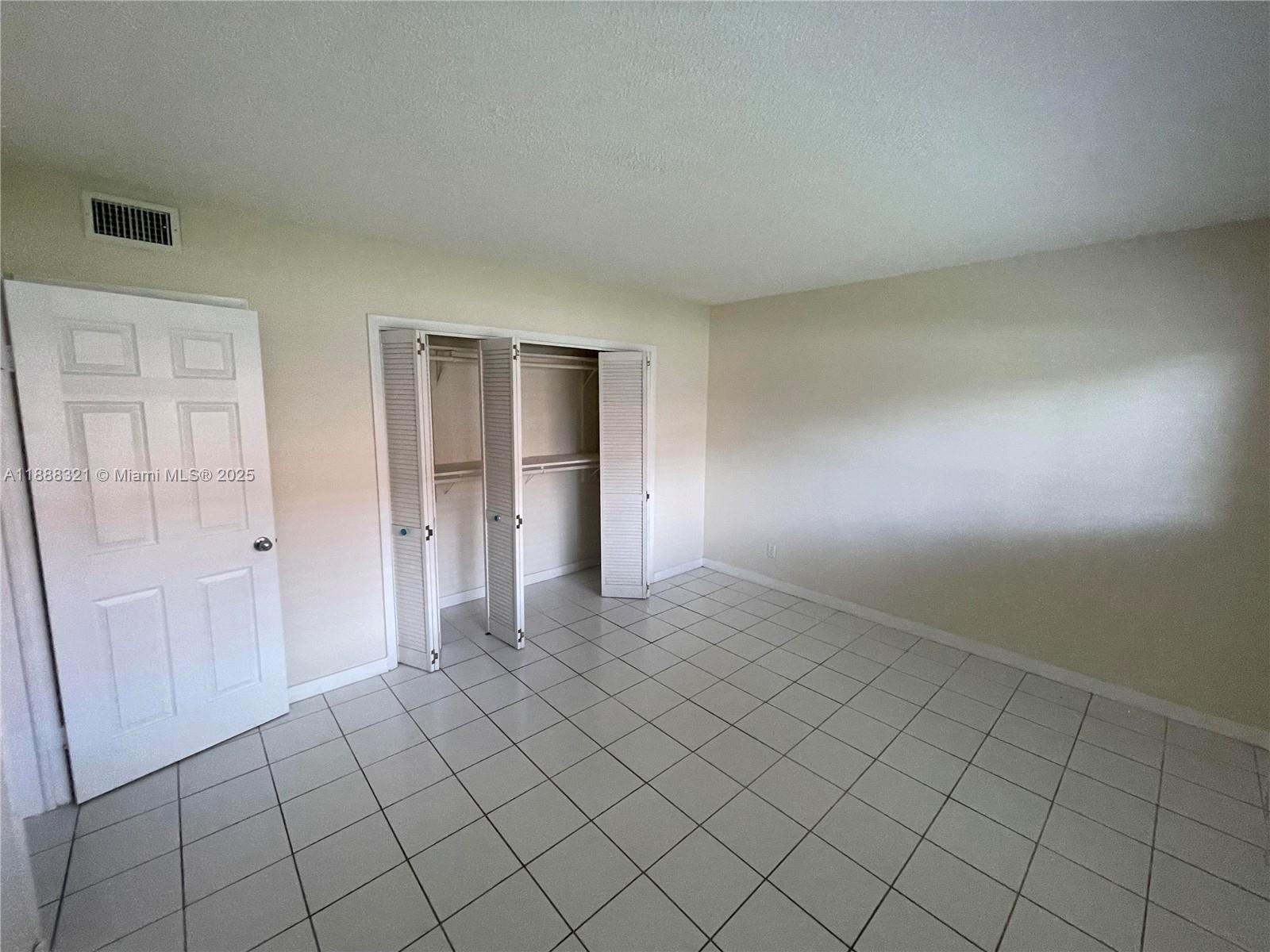 SEVENTEENTH GREEN CONDO - Residential
