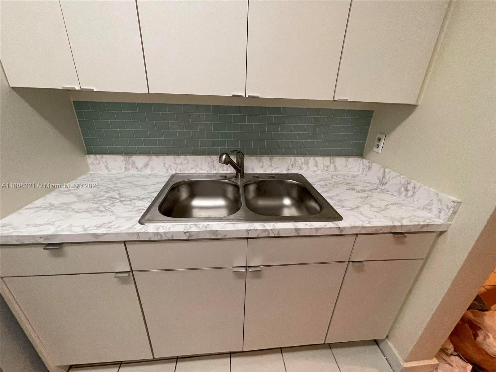 SEVENTEENTH GREEN CONDO - Residential