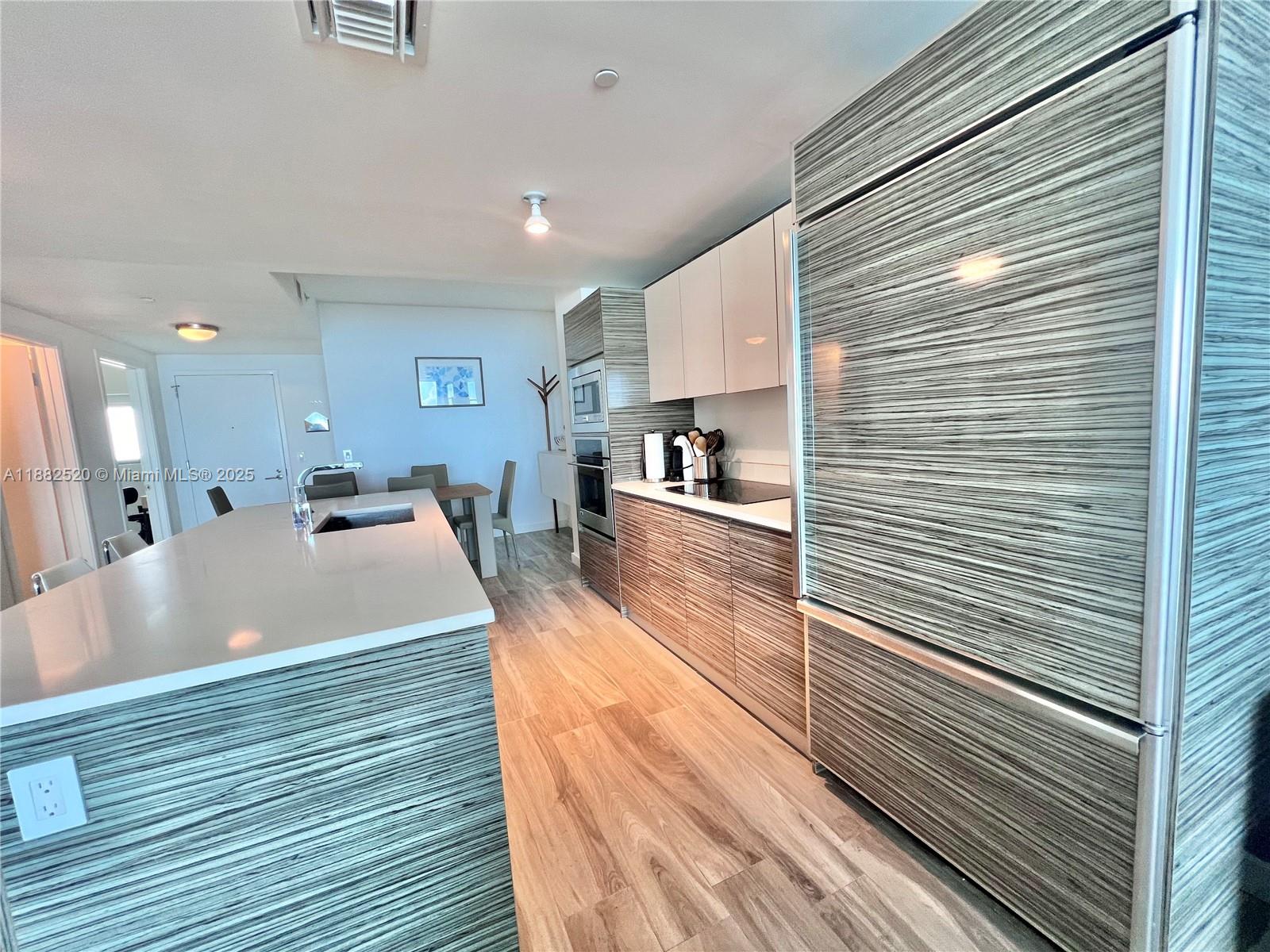 460 NE 28th St 2306