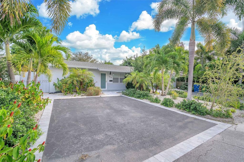 Photo of 2618 NE 10th Ter #1, Wilton Manors, FL 33334 (MLS # A11884296)
