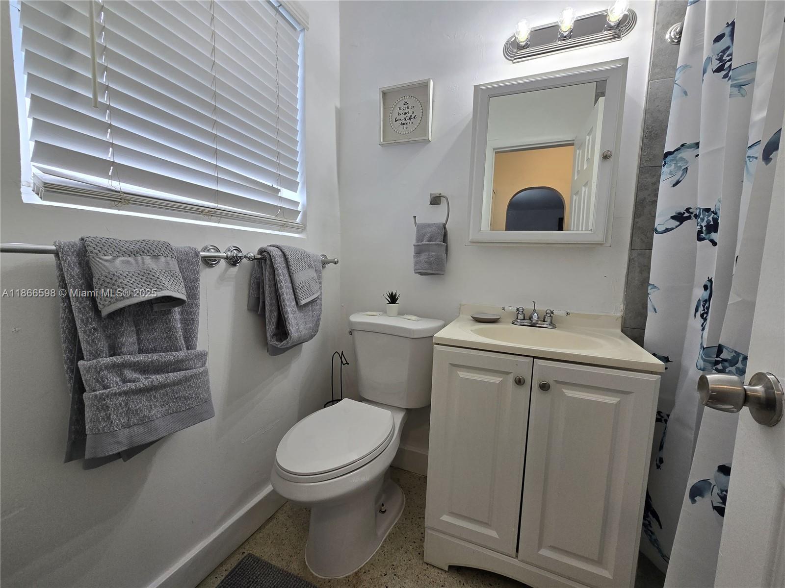 HOLLYWOOD LITTLE RANCHES - Residential Lease