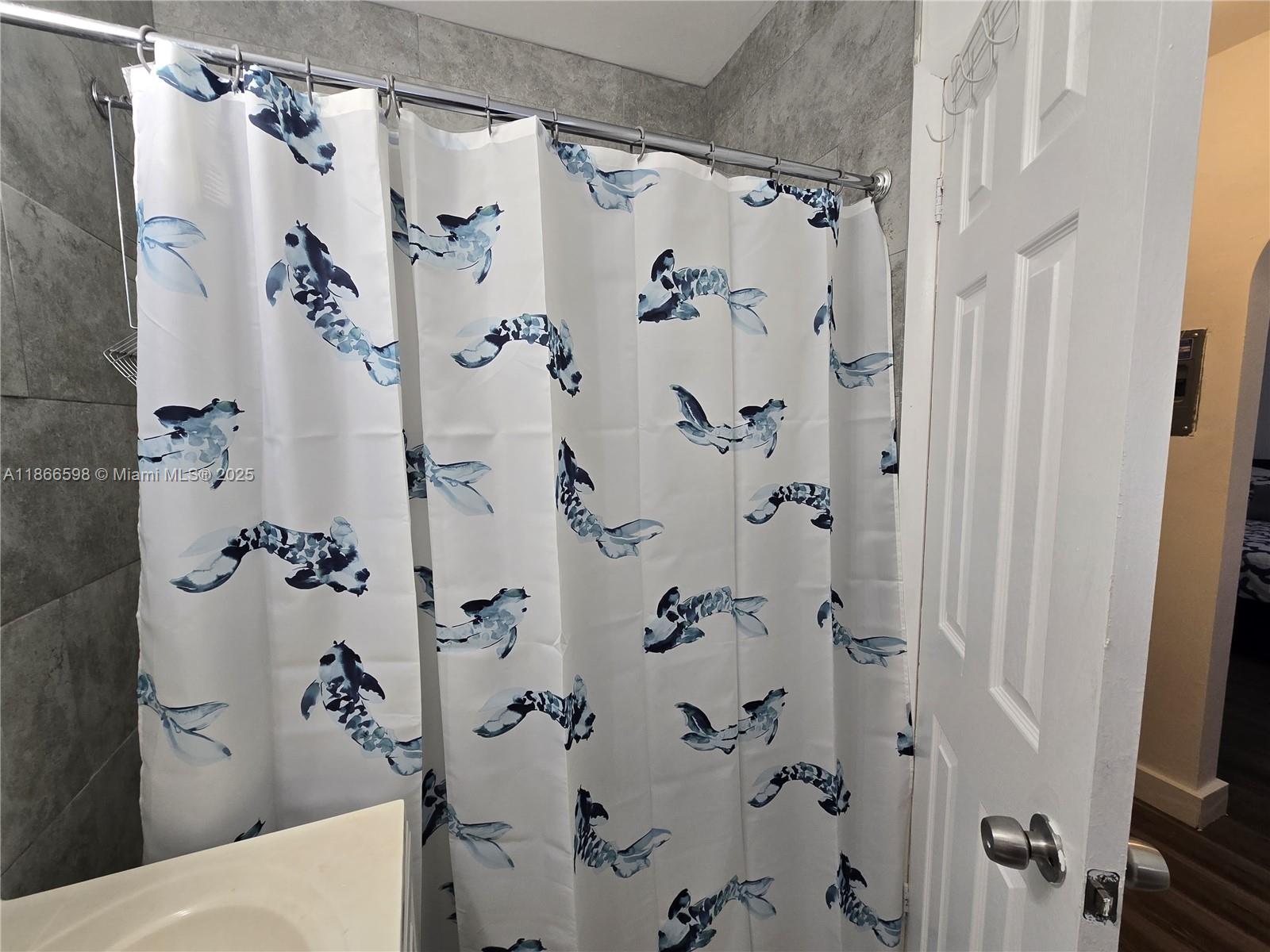 HOLLYWOOD LITTLE RANCHES - Residential Lease