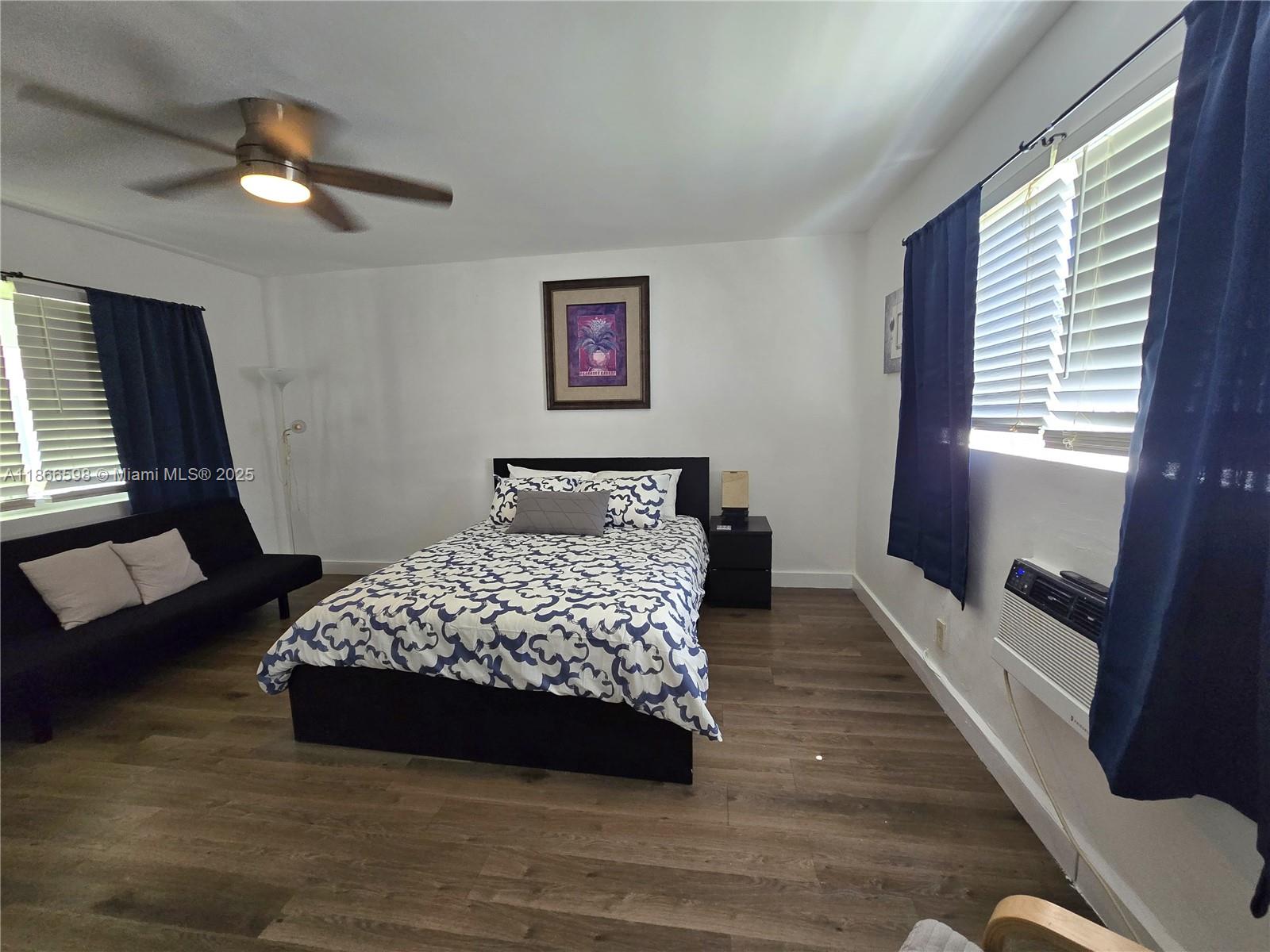 HOLLYWOOD LITTLE RANCHES - Residential Lease