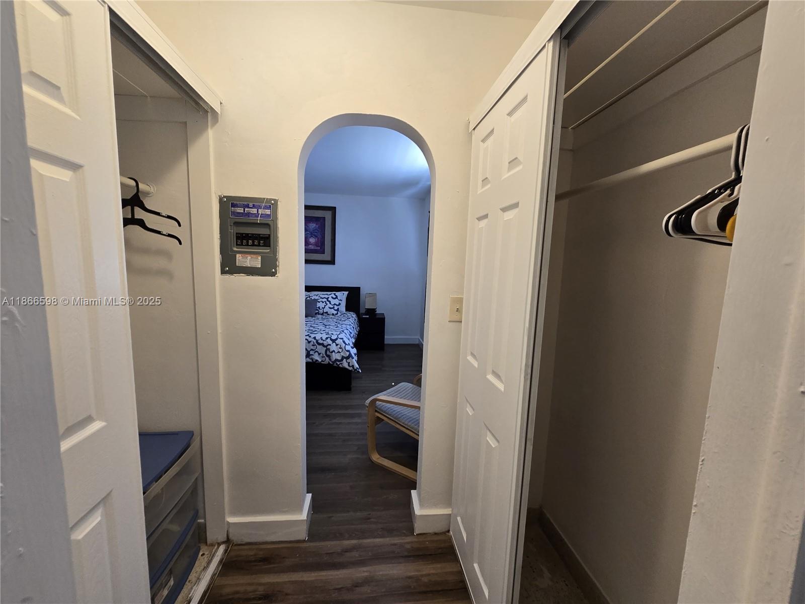 HOLLYWOOD LITTLE RANCHES - Residential Lease