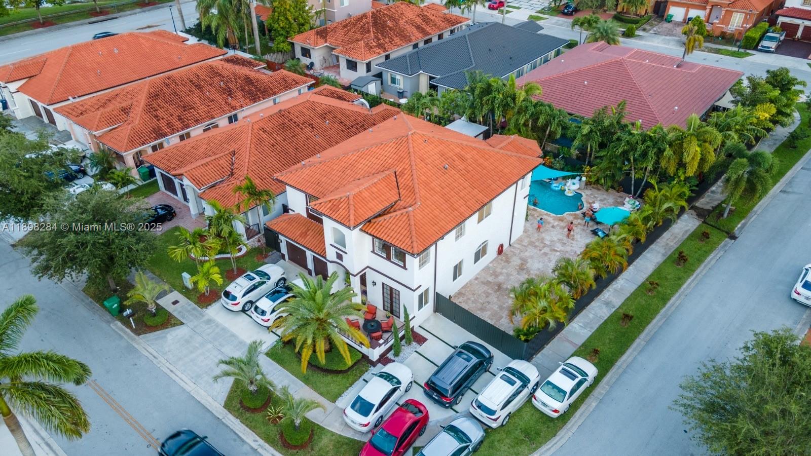 A B AT TAMIAMI TRAIL PHAS - Residential