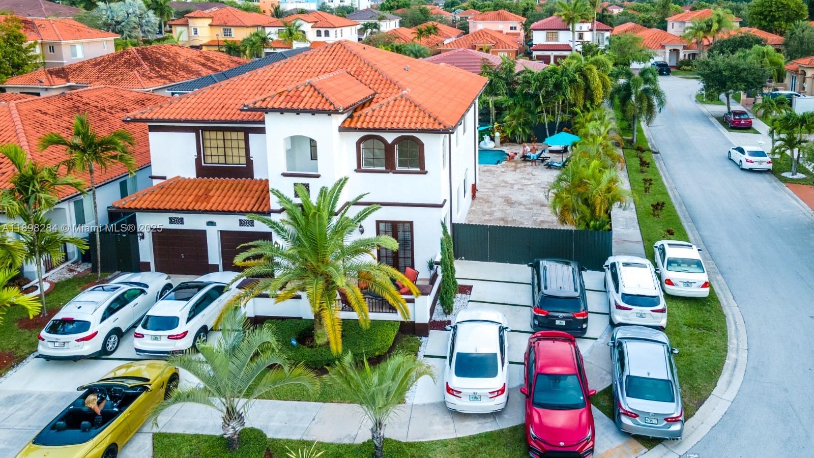 A B AT TAMIAMI TRAIL PHAS - Residential