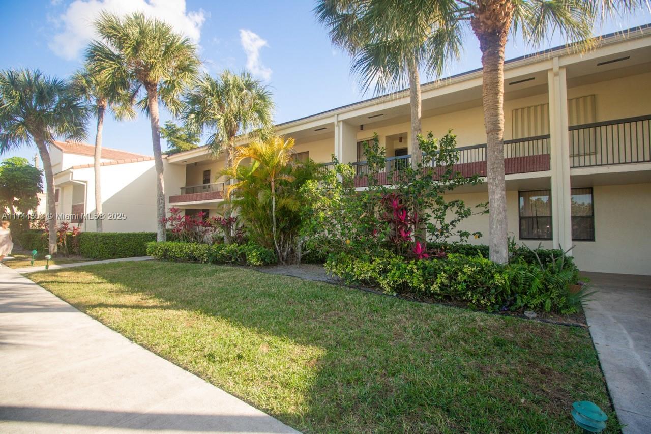 LAKES OF NEWPORT 2 CONDO - Residential