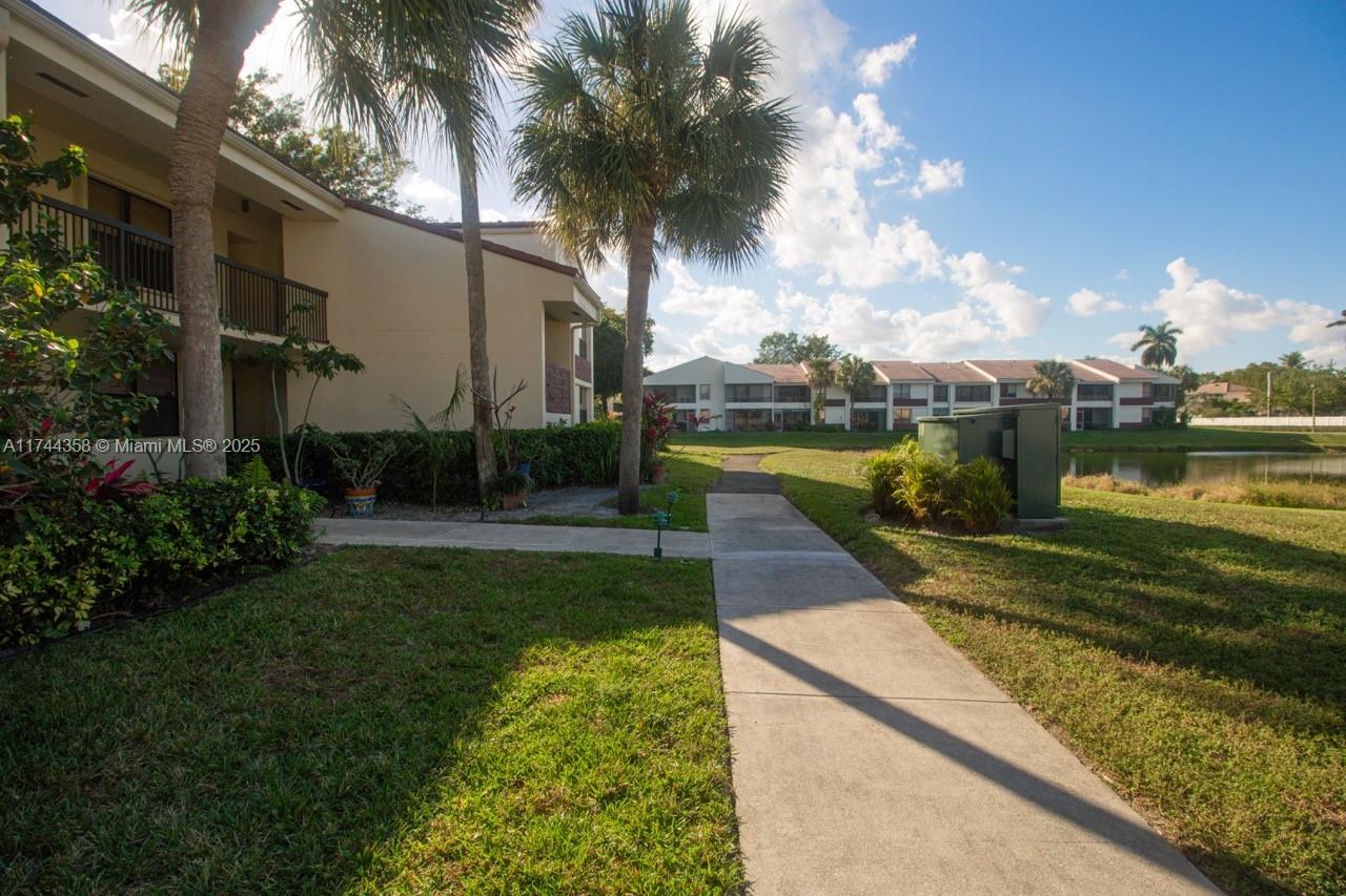LAKES OF NEWPORT 2 CONDO - Residential