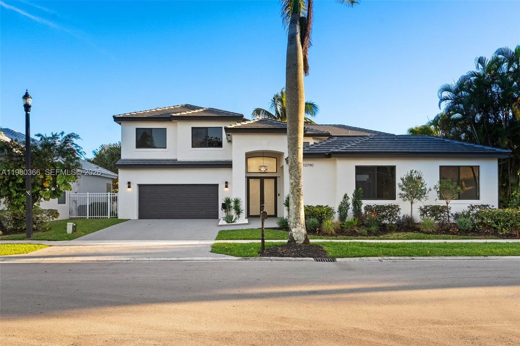 Photo of 10790 Haydn Dr, Boca Raton, FL 33498 (MLS # A11980366)