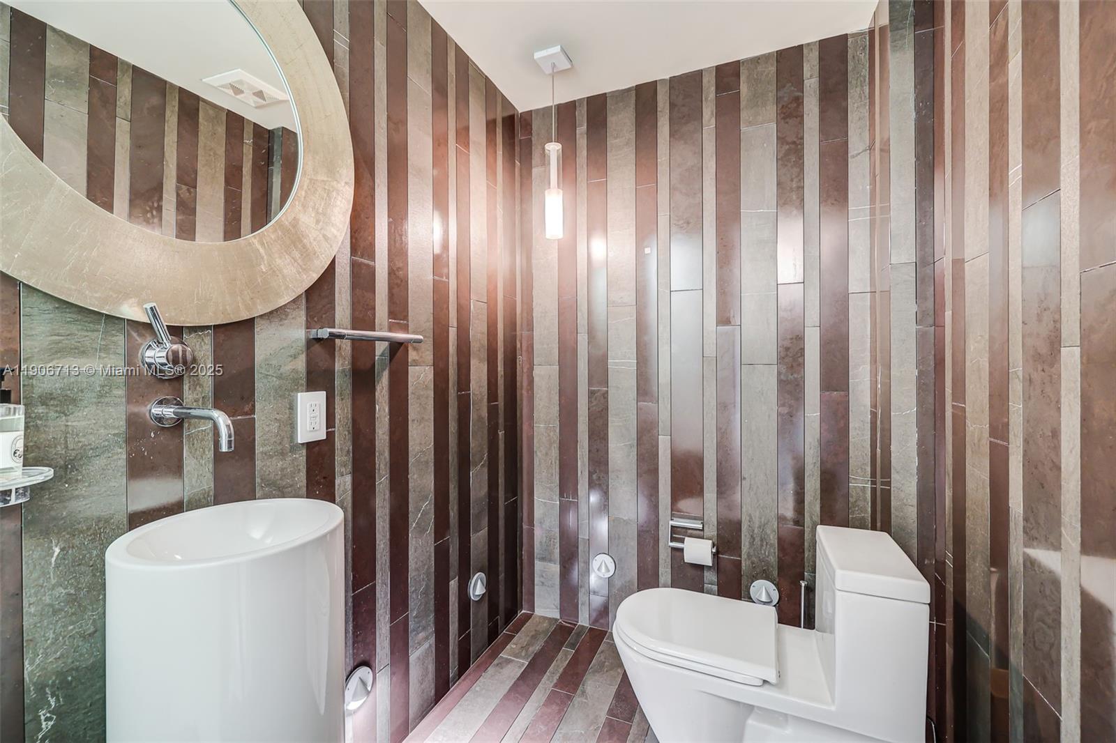 THE MERIDIAN CONDO - Residential